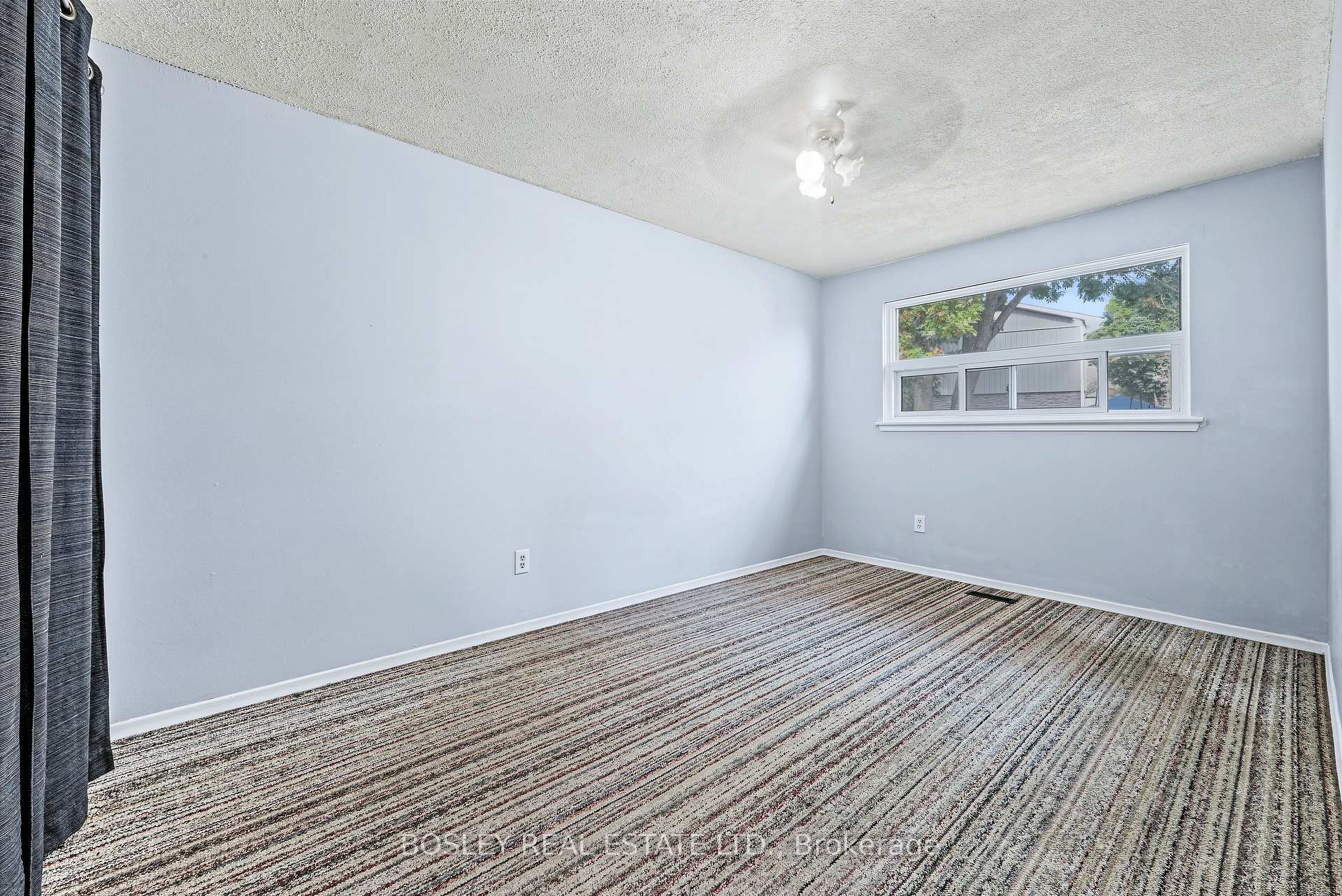 Photo 30 of 46 Austen Lane, Barrie, Letitia Heights — HOMEH