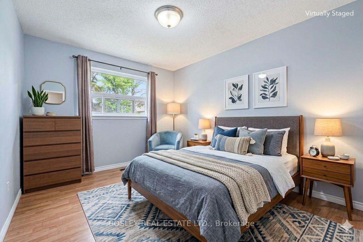 Photo 34 of 46 Austen Lane, Barrie, Letitia Heights — HOMEH