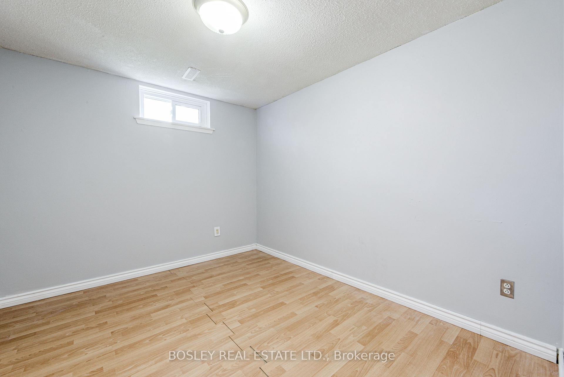 Photo 48 of 46 Austen Lane, Barrie, Letitia Heights — HOMEH