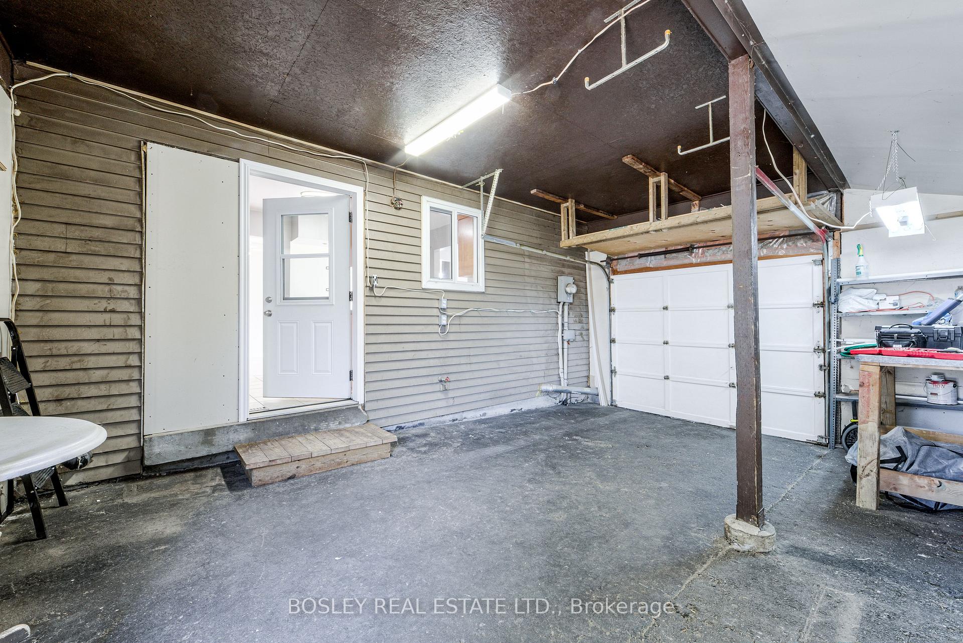 Photo 64 of 46 Austen Lane, Barrie, Letitia Heights — HOMEH