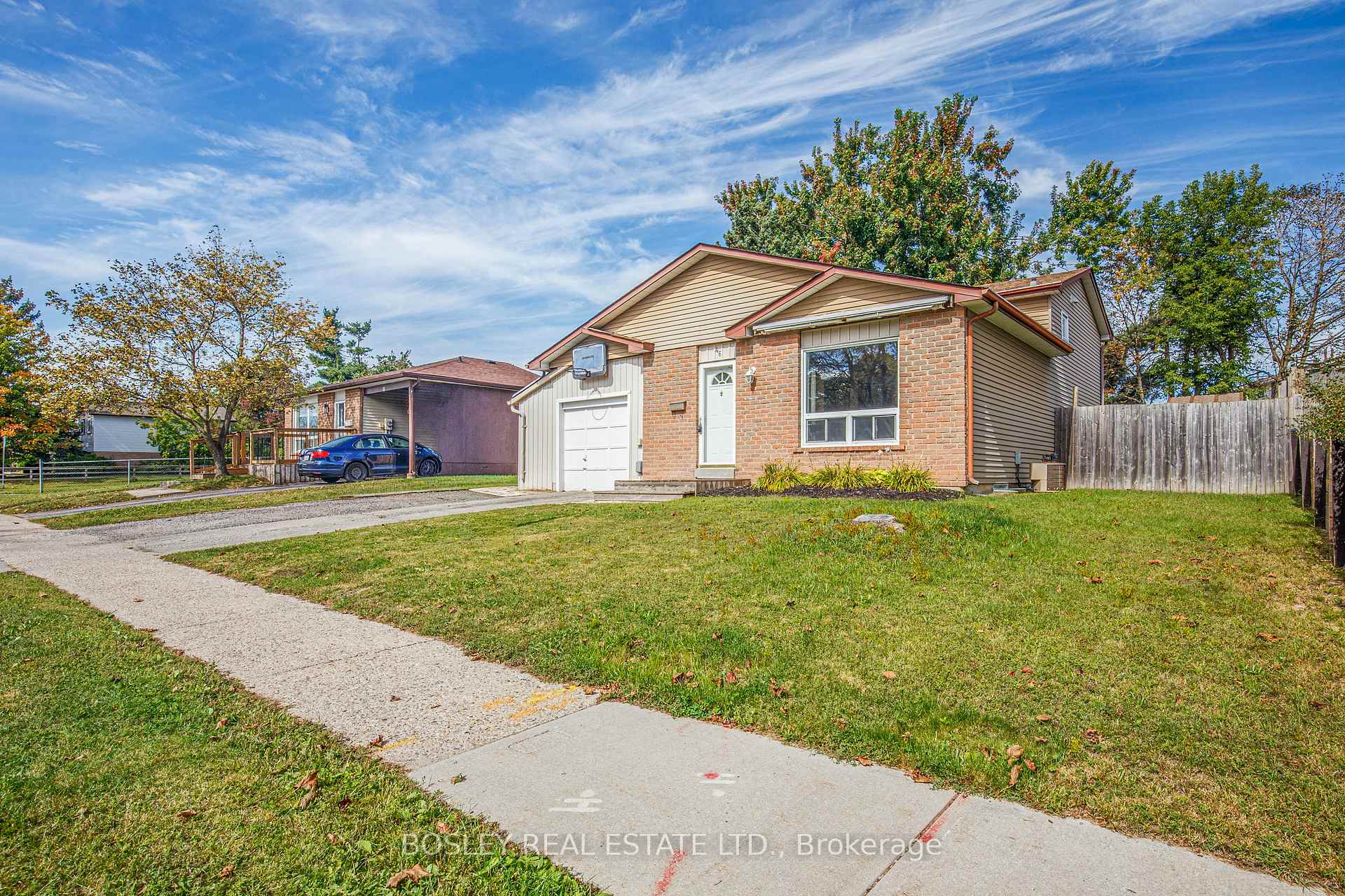 Photo 80 of 46 Austen Lane, Barrie, Letitia Heights — HOMEH