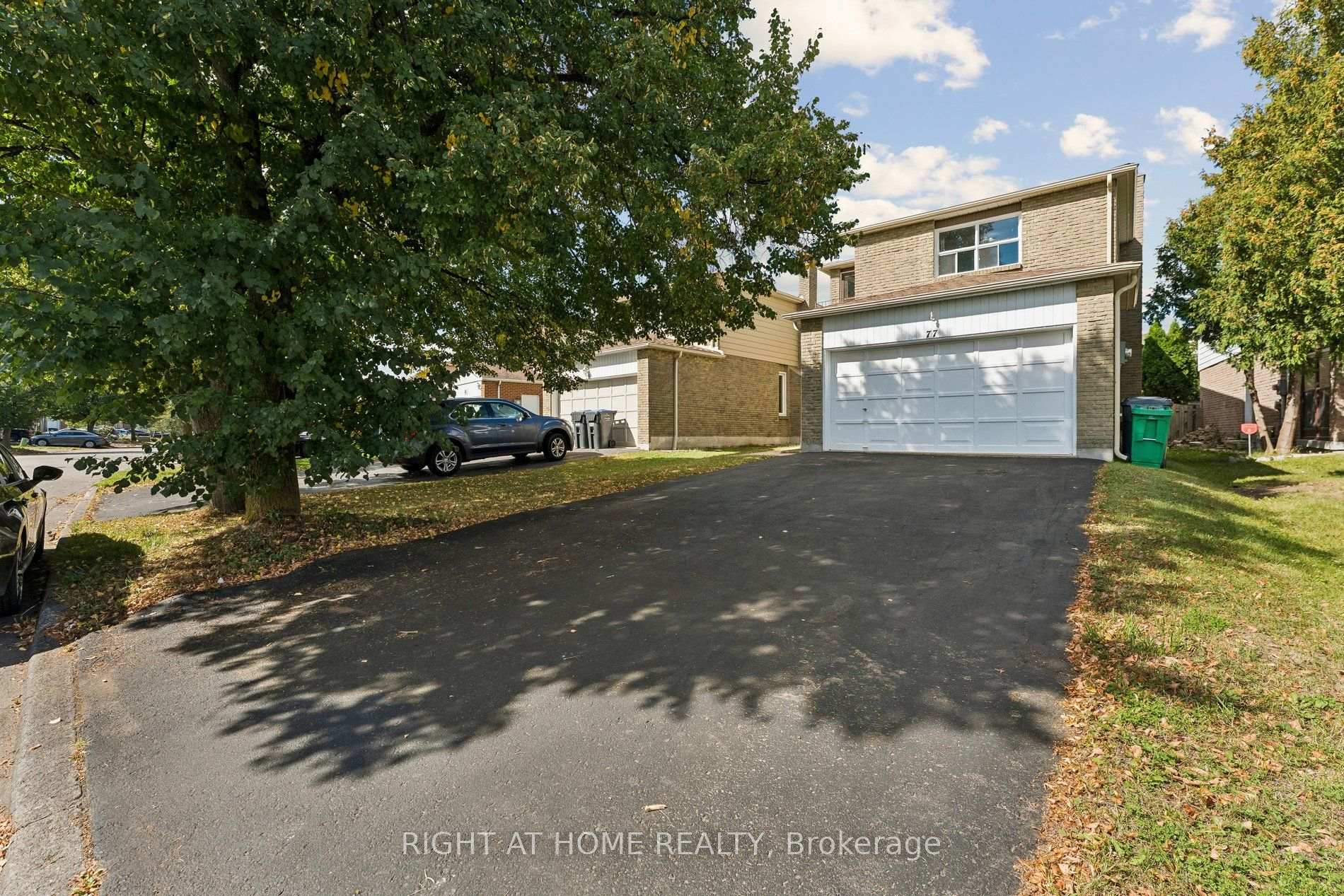 Photo 2 of 77 Morton Way, Brampton, Fletcher's West — HOMEH