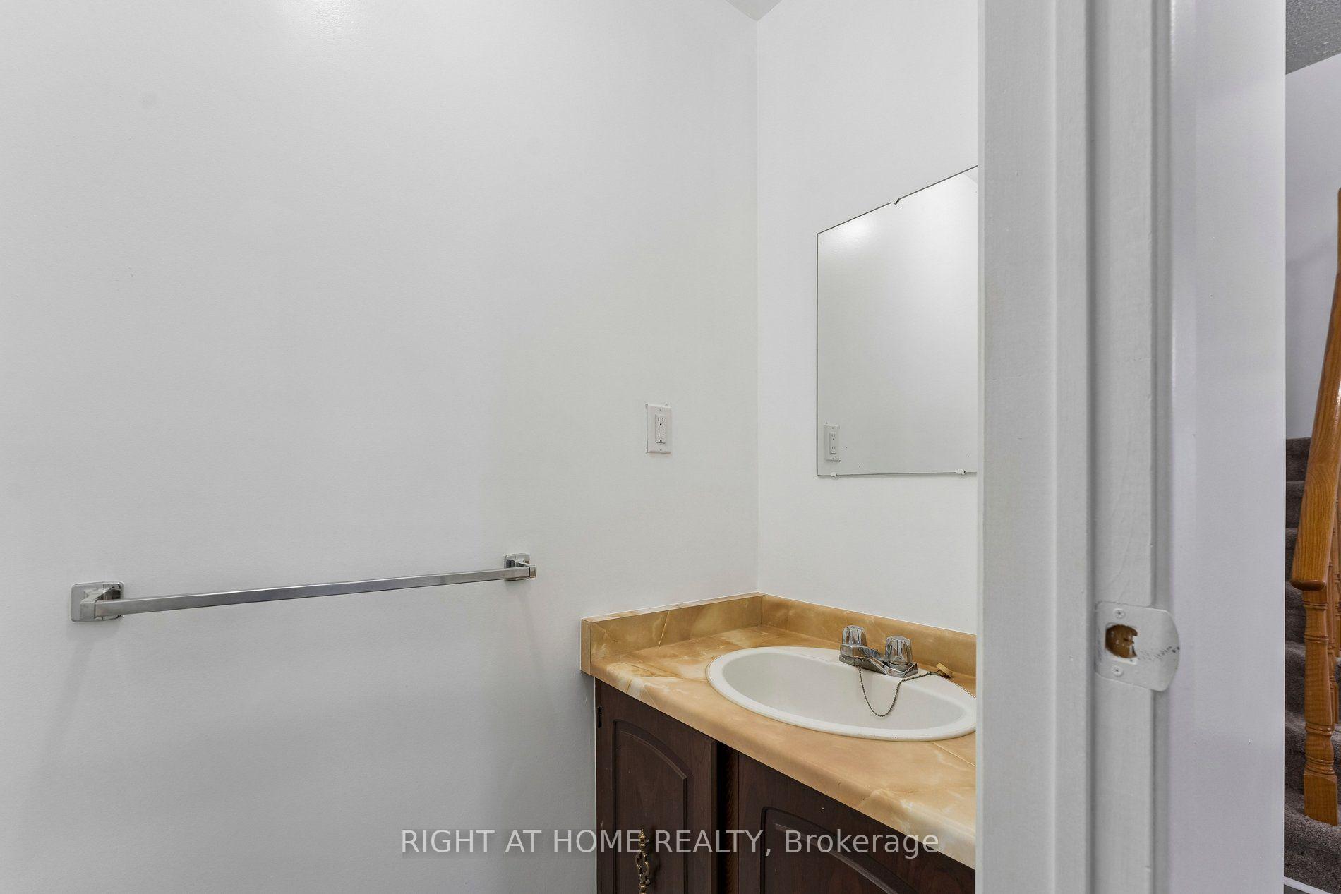Photo 5 of 77 Morton Way, Brampton, Fletcher's West — HOMEH