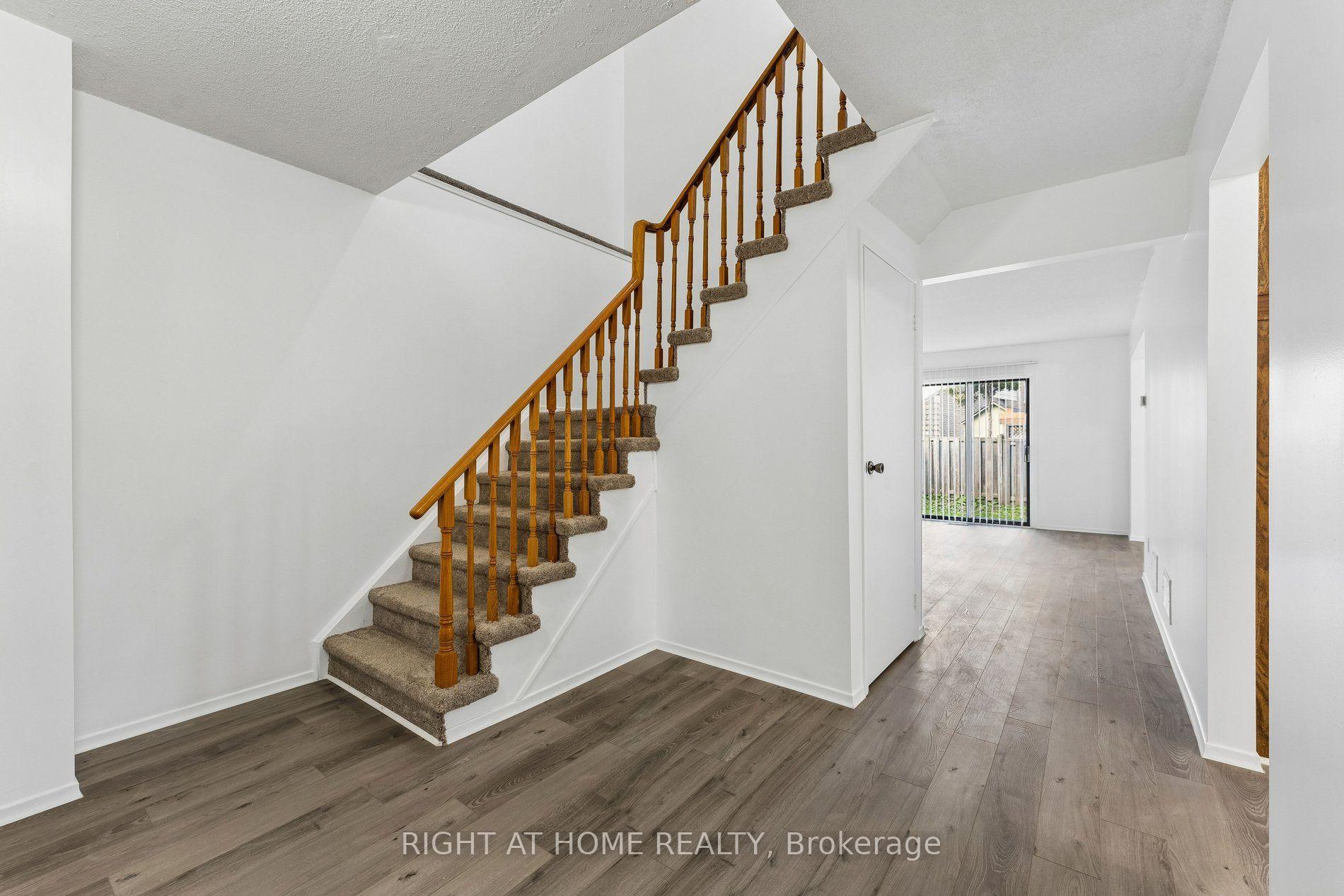 Photo 9 of 77 Morton Way, Brampton, Fletcher's West — HOMEH