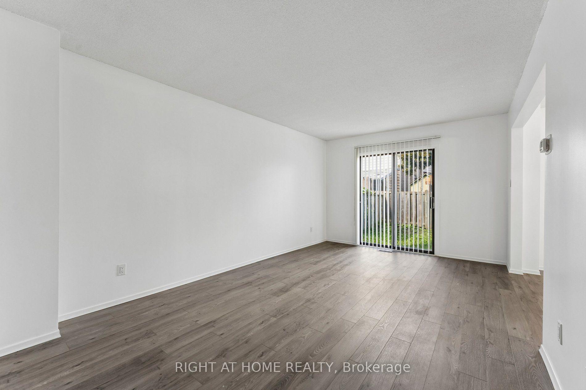 Photo 10 of 77 Morton Way, Brampton, Fletcher's West — HOMEH