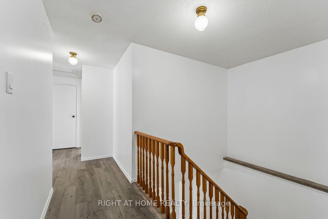 Photo 24 of 77 Morton Way, Brampton, Fletcher's West — HOMEH