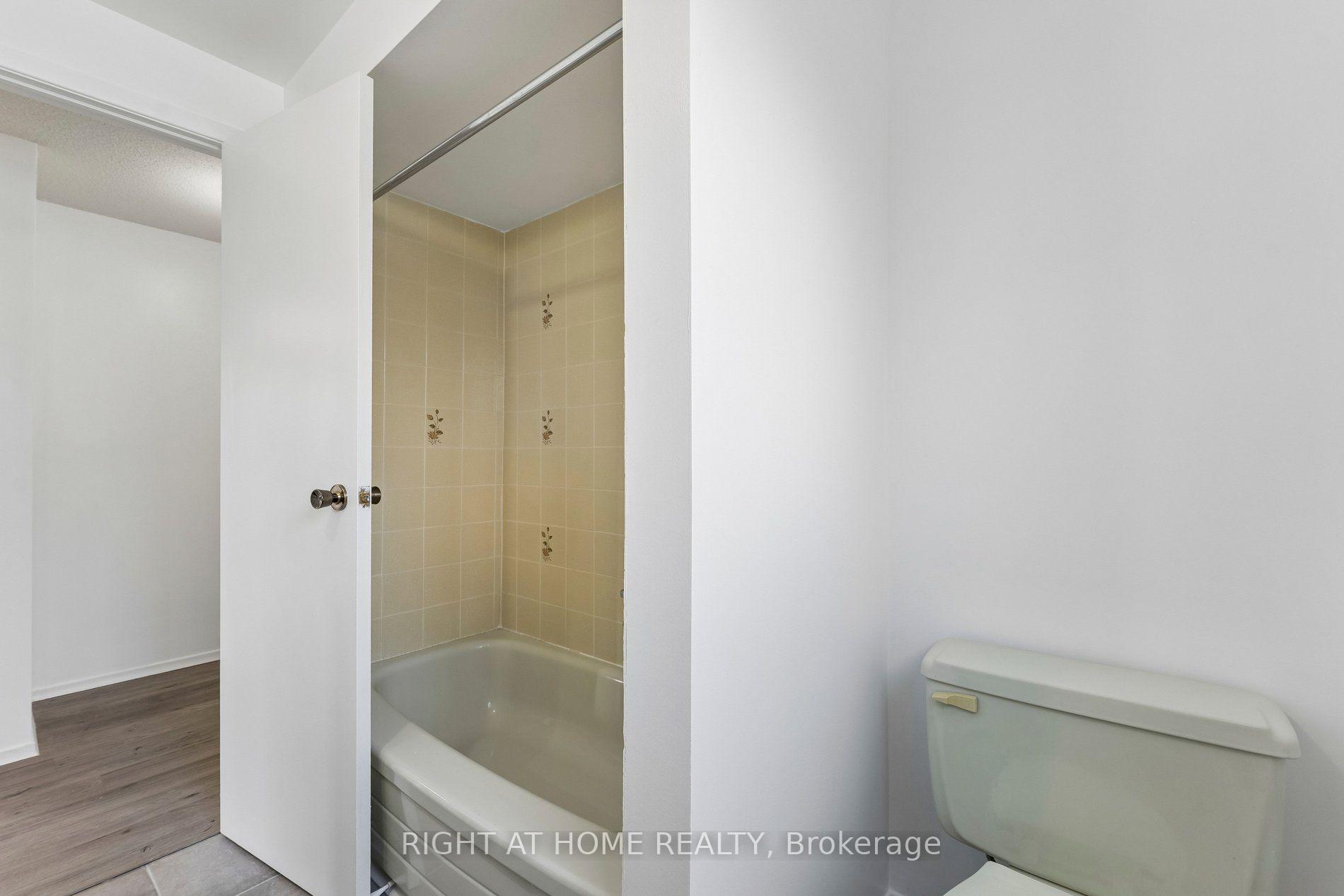 Photo 30 of 77 Morton Way, Brampton, Fletcher's West — HOMEH
