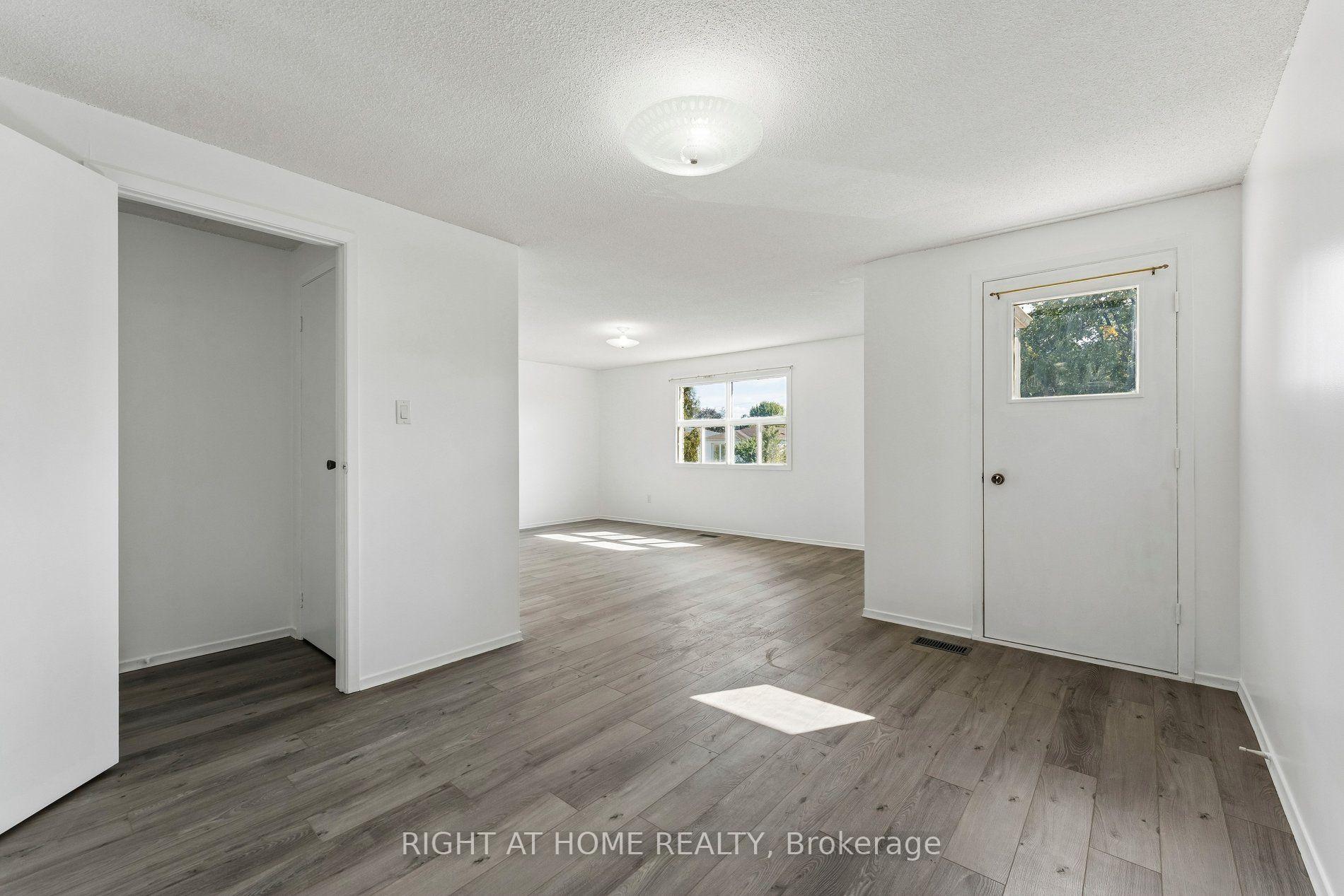 Photo 36 of 77 Morton Way, Brampton, Fletcher's West — HOMEH