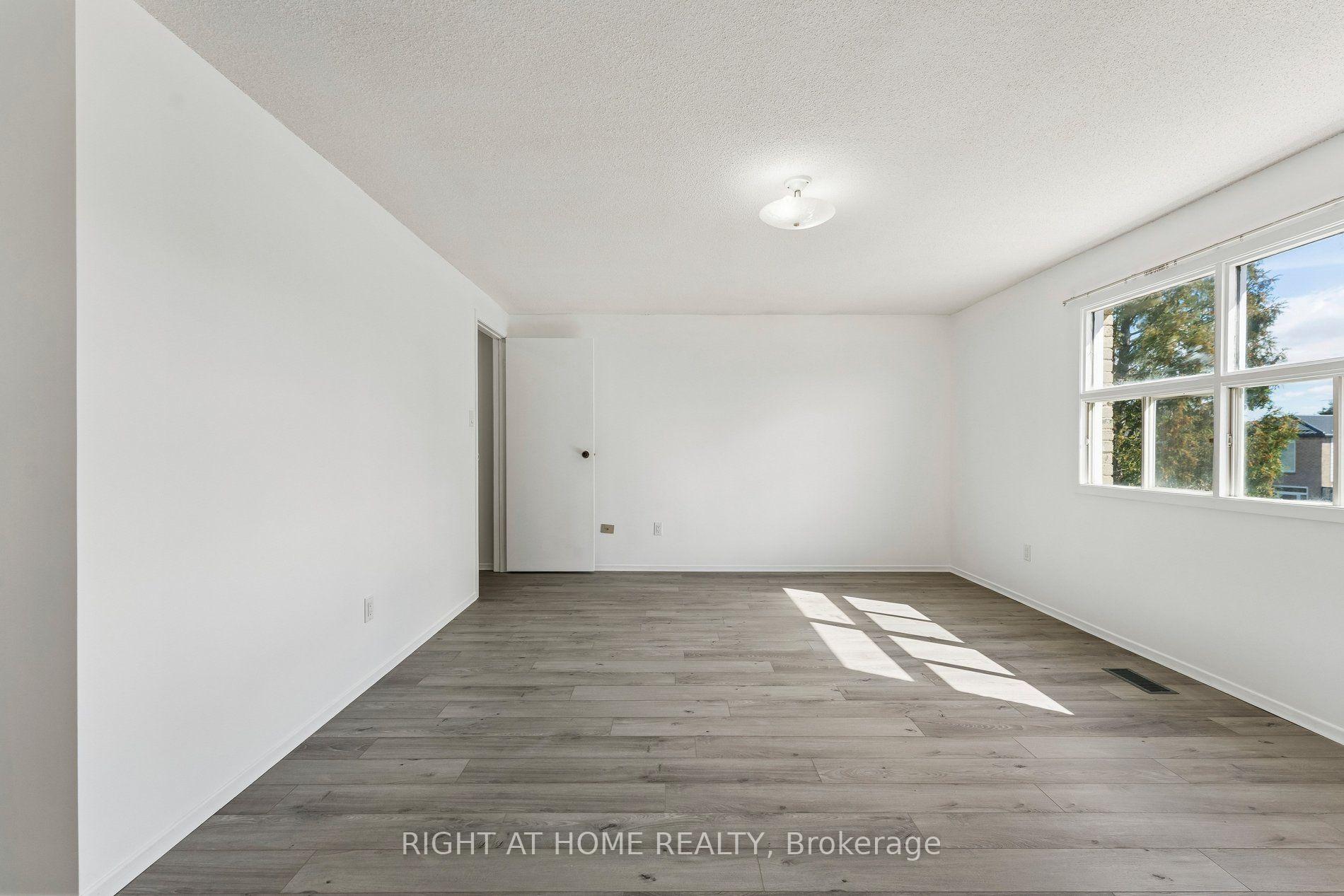 Photo 38 of 77 Morton Way, Brampton, Fletcher's West — HOMEH