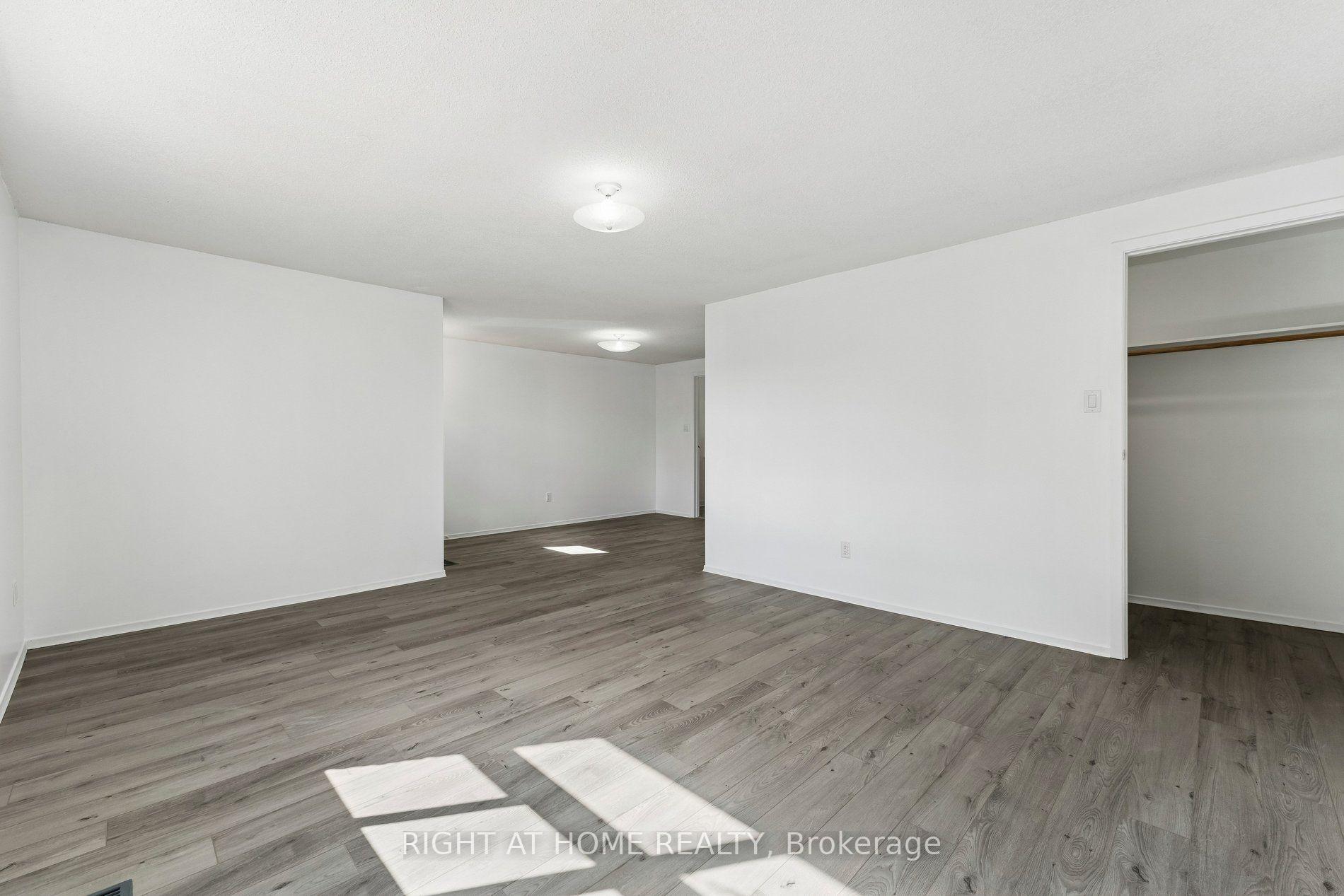 Photo 39 of 77 Morton Way, Brampton, Fletcher's West — HOMEH