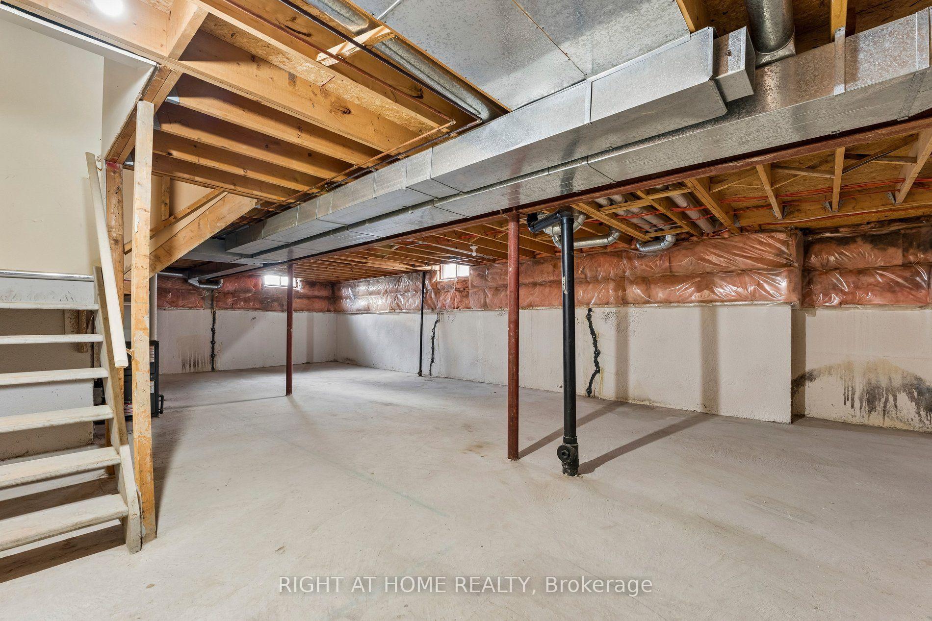 Photo 44 of 77 Morton Way, Brampton, Fletcher's West — HOMEH