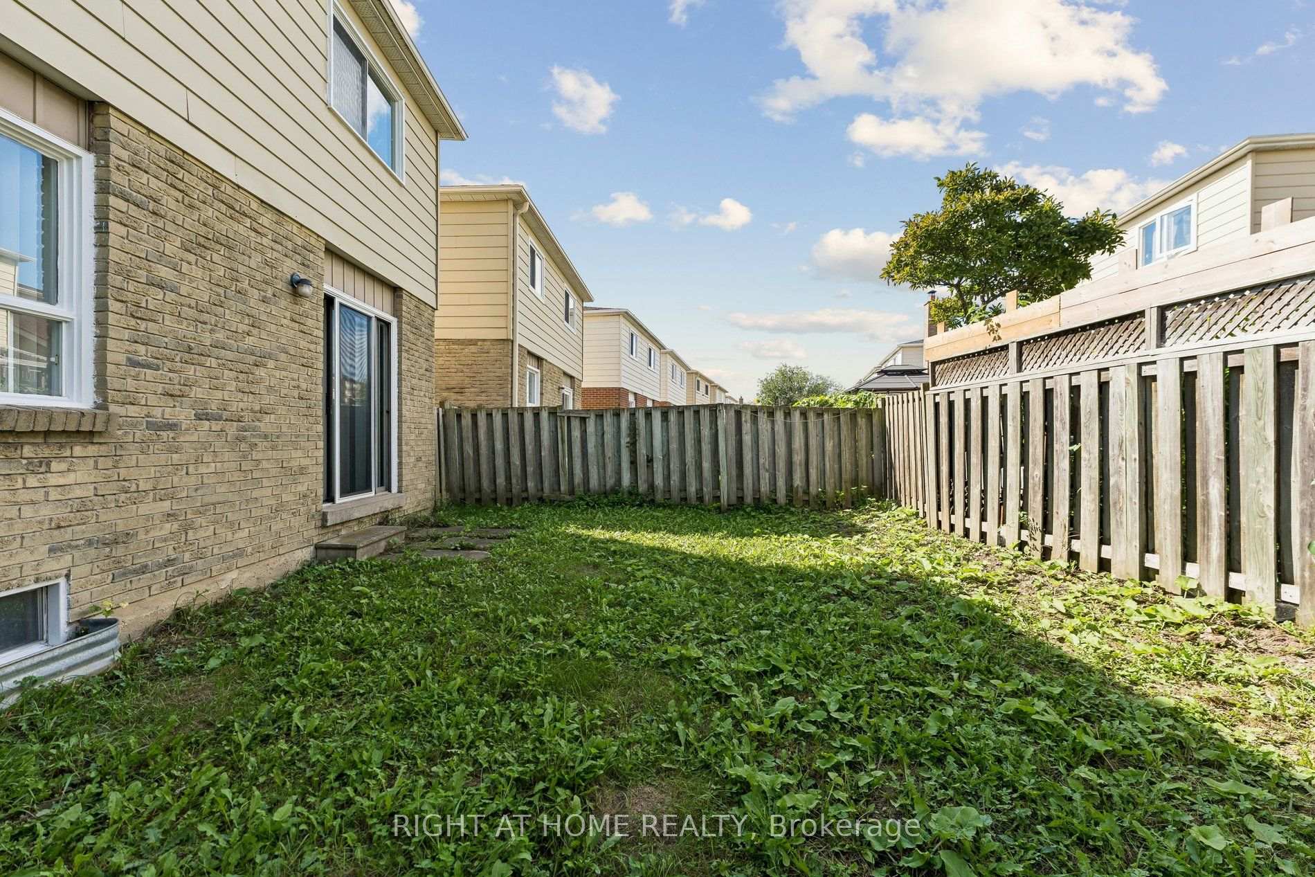 Photo 48 of 77 Morton Way, Brampton, Fletcher's West — HOMEH