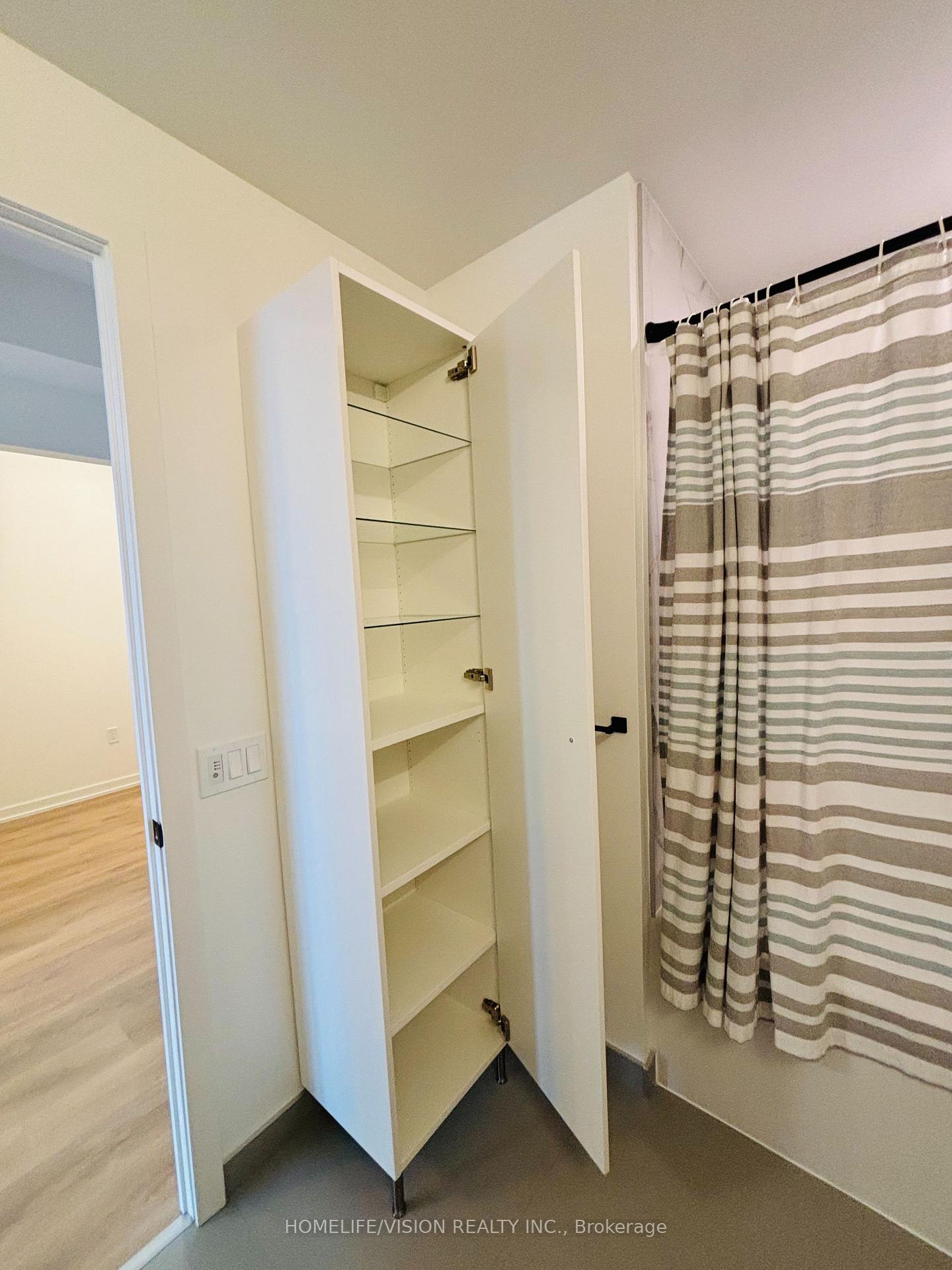 Photo 19 of Unit 1608, 10 Graphophone Grove, Toronto, Dovercourt-Wallace Emerson-Junction — HOMEH