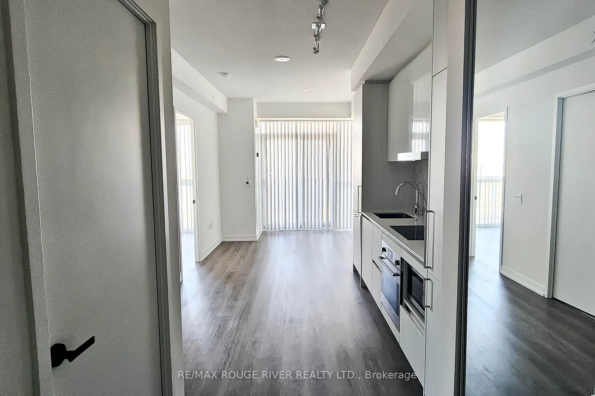 Photo 9 of Unit 4003, 225 Commerce Street, Vaughan, Vaughan Corporate Centre — HOMEH