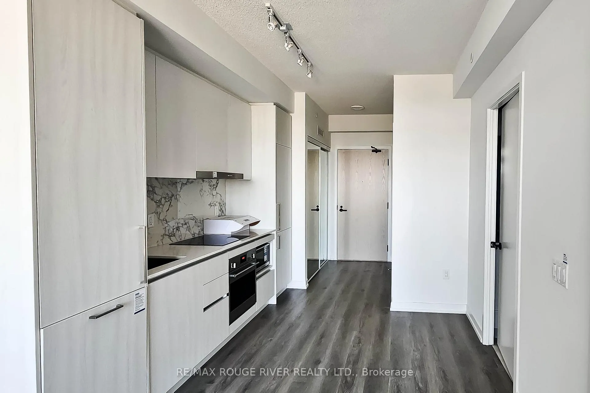 Photo 11 of Unit 4003, 225 Commerce Street, Vaughan, Vaughan Corporate Centre — HOMEH