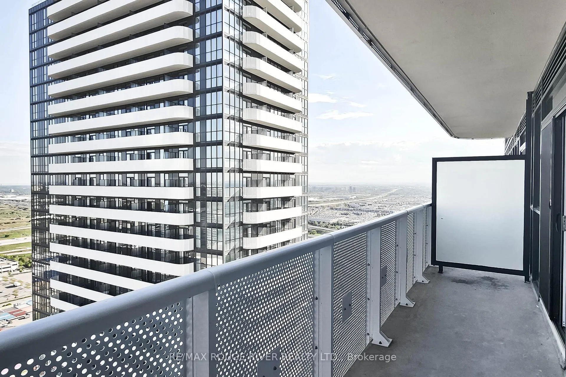 Photo 22 of Unit 4003, 225 Commerce Street, Vaughan, Vaughan Corporate Centre — HOMEH