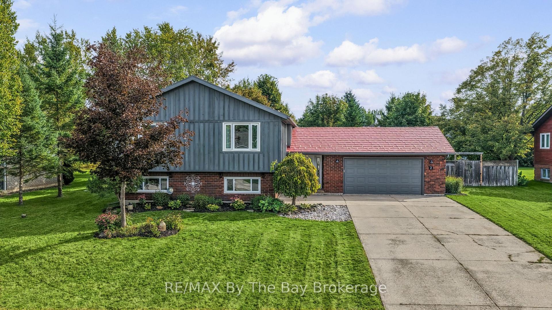 Photo 1 of 2 Red Oak Drive, Wasaga Beach — HOMEH