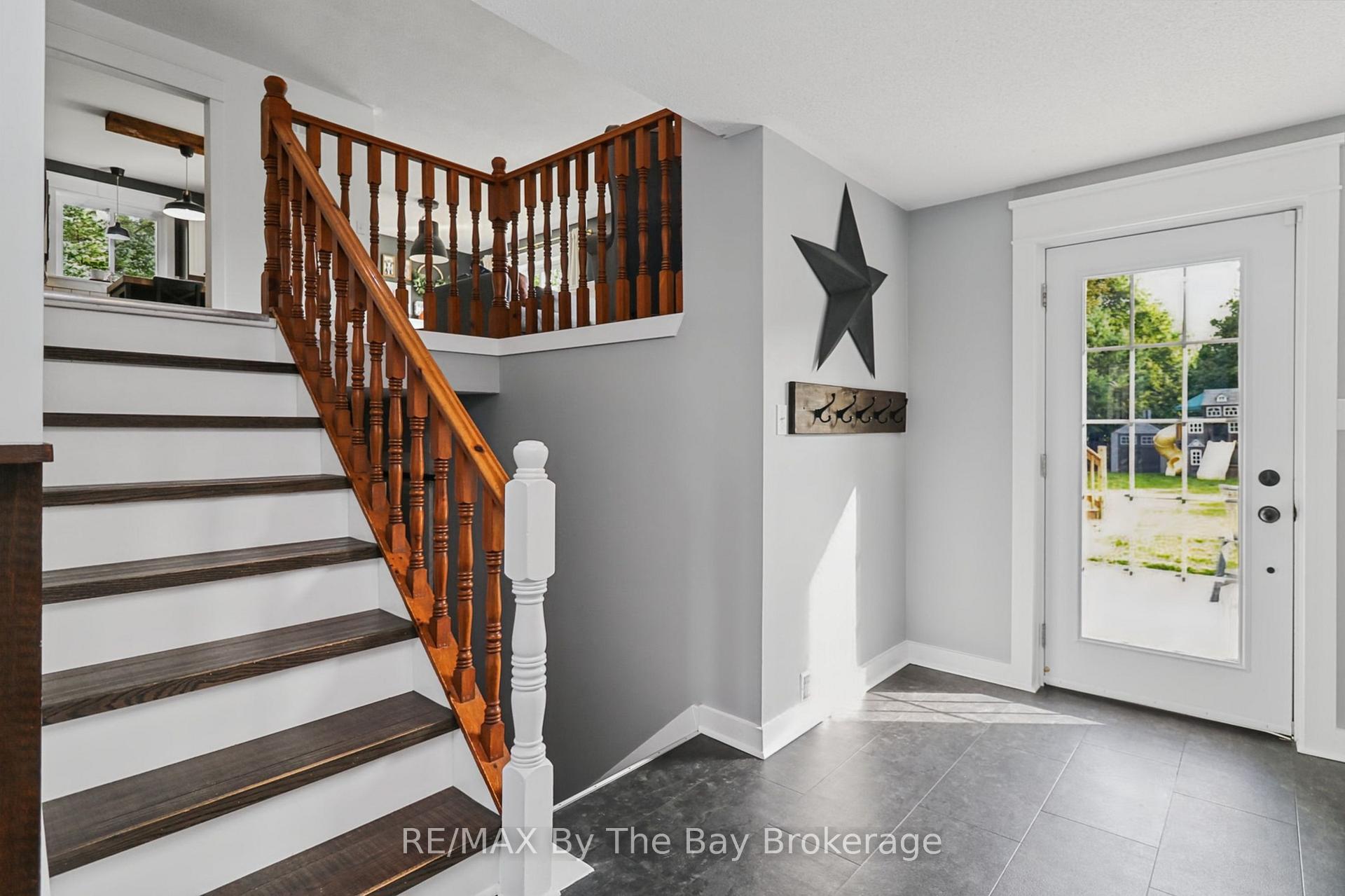 Photo 14 of 2 Red Oak Drive, Wasaga Beach — HOMEH