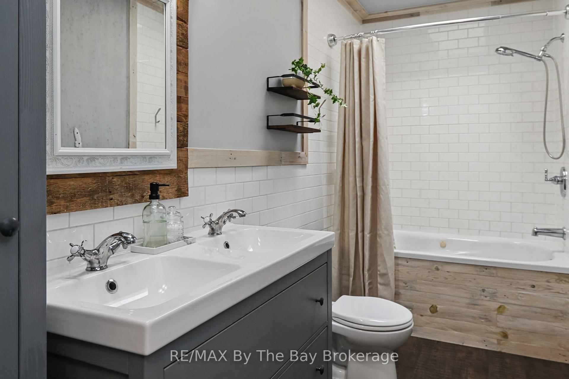 Photo 29 of 2 Red Oak Drive, Wasaga Beach — HOMEH