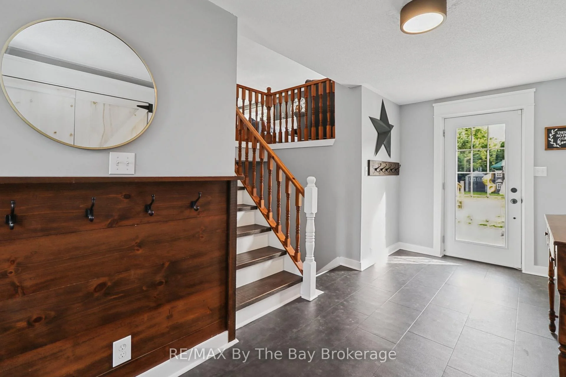 Photo 13 of 2 Red Oak Drive, Wasaga Beach — HOMEH