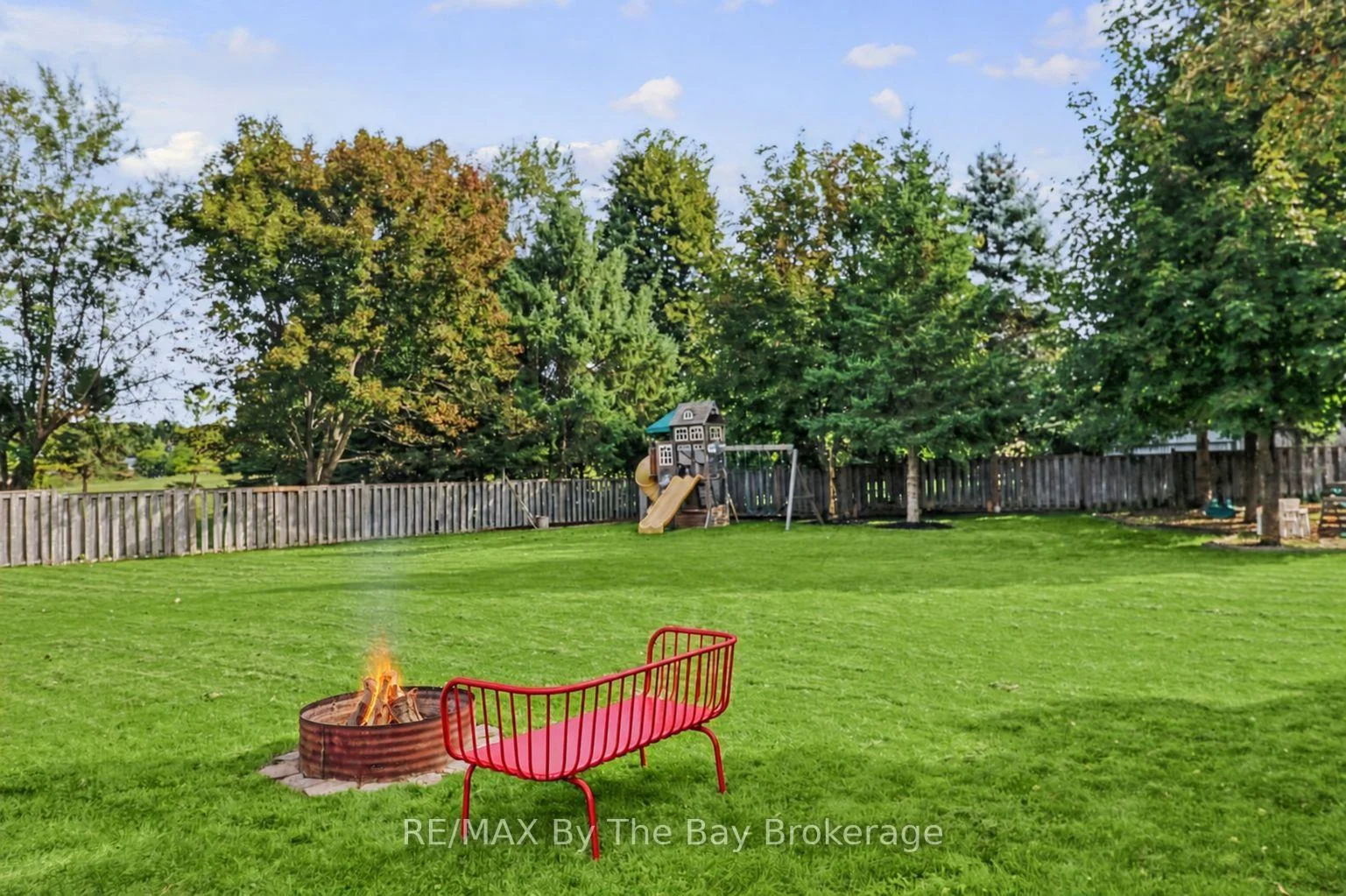 Photo 46 of 2 Red Oak Drive, Wasaga Beach — HOMEH