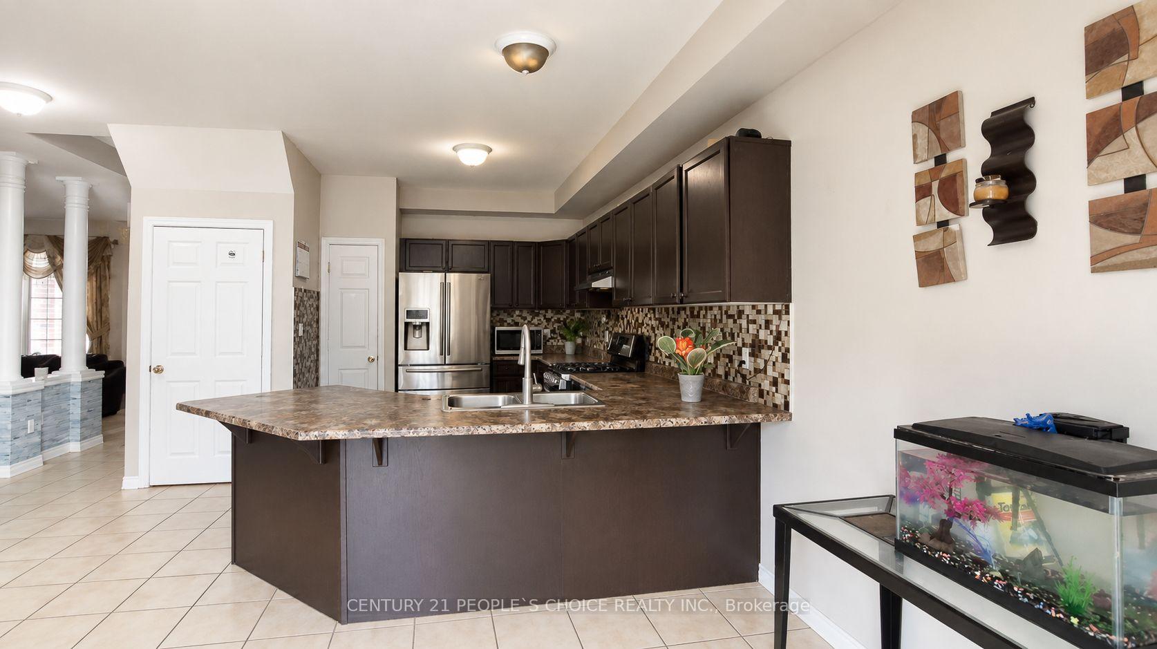 Photo 14 of 99 Timber Creek Crescent, Cambridge, Fiddlesticks — HOMEH