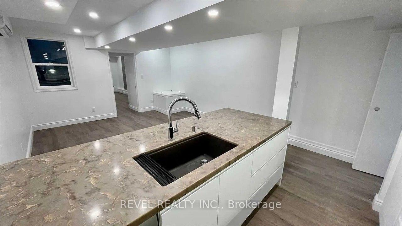 Photo 5 of Unit B, 48 Lansdowne Avenue, Toronto, Roncesvalles — HOMEH
