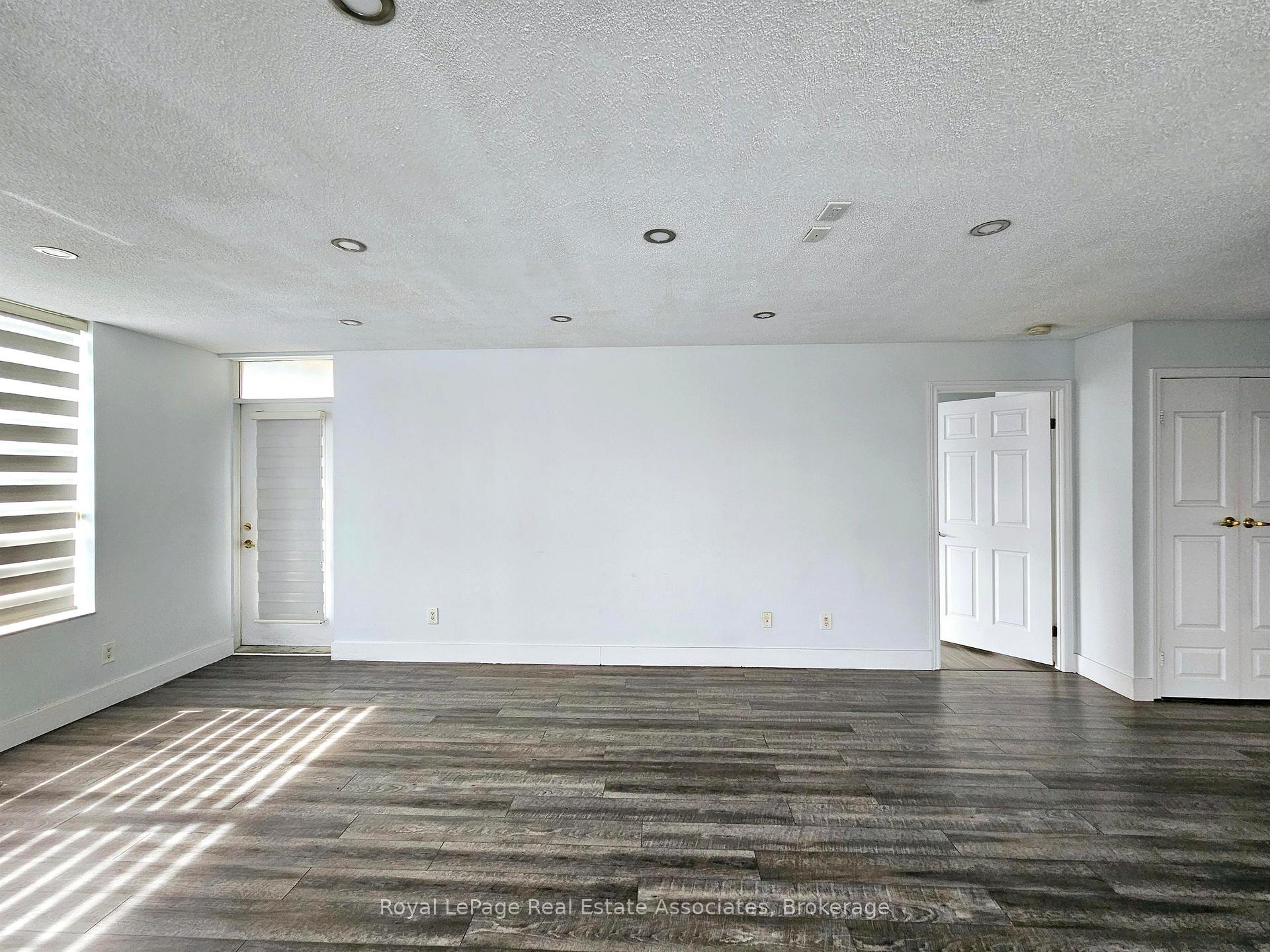 Photo 7 of Unit 2425, 25 Kingsbridge Garden Circle, Mississauga, Hurontario — HOMEH