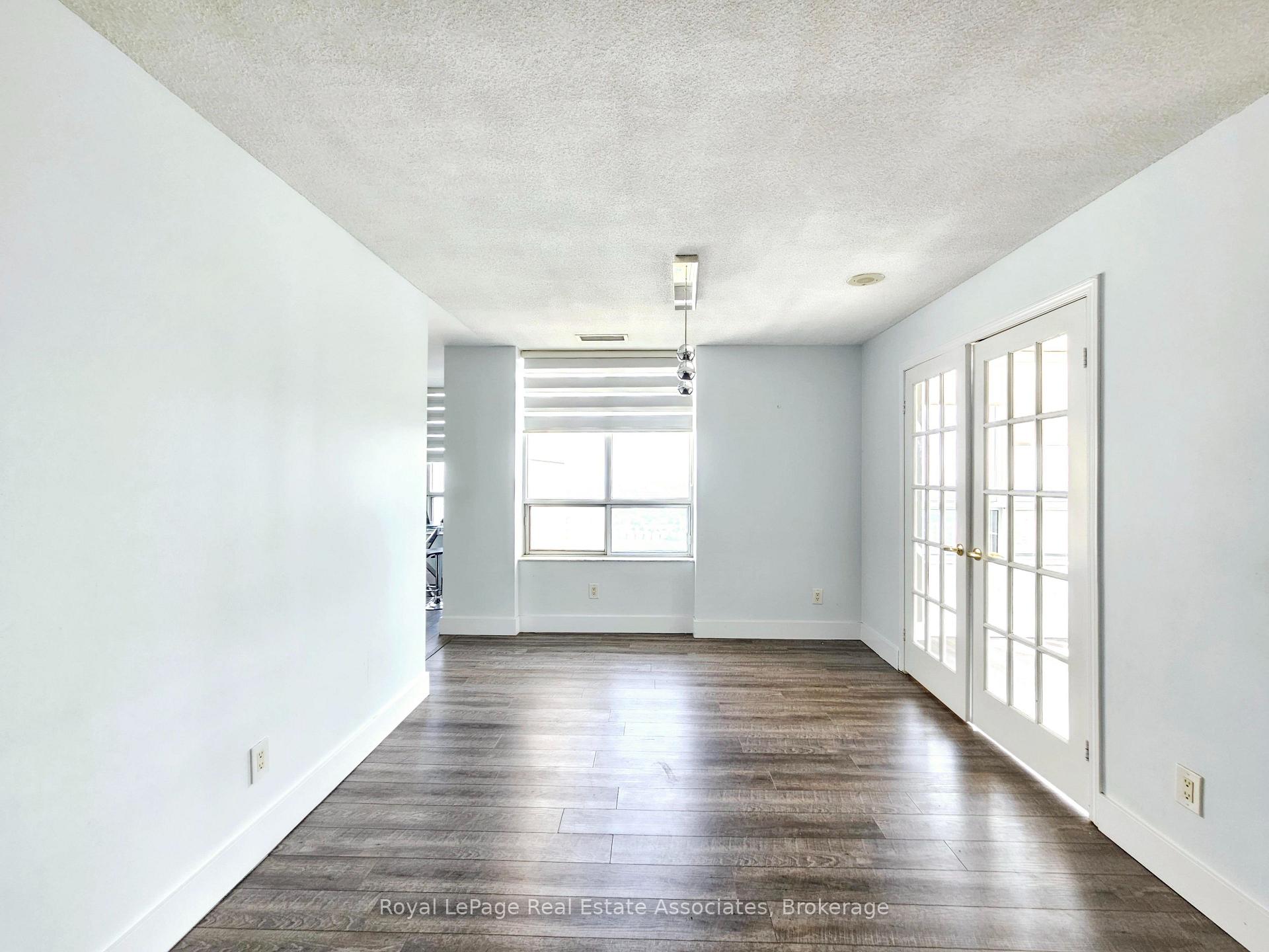 Photo 8 of Unit 2425, 25 Kingsbridge Garden Circle, Mississauga, Hurontario — HOMEH