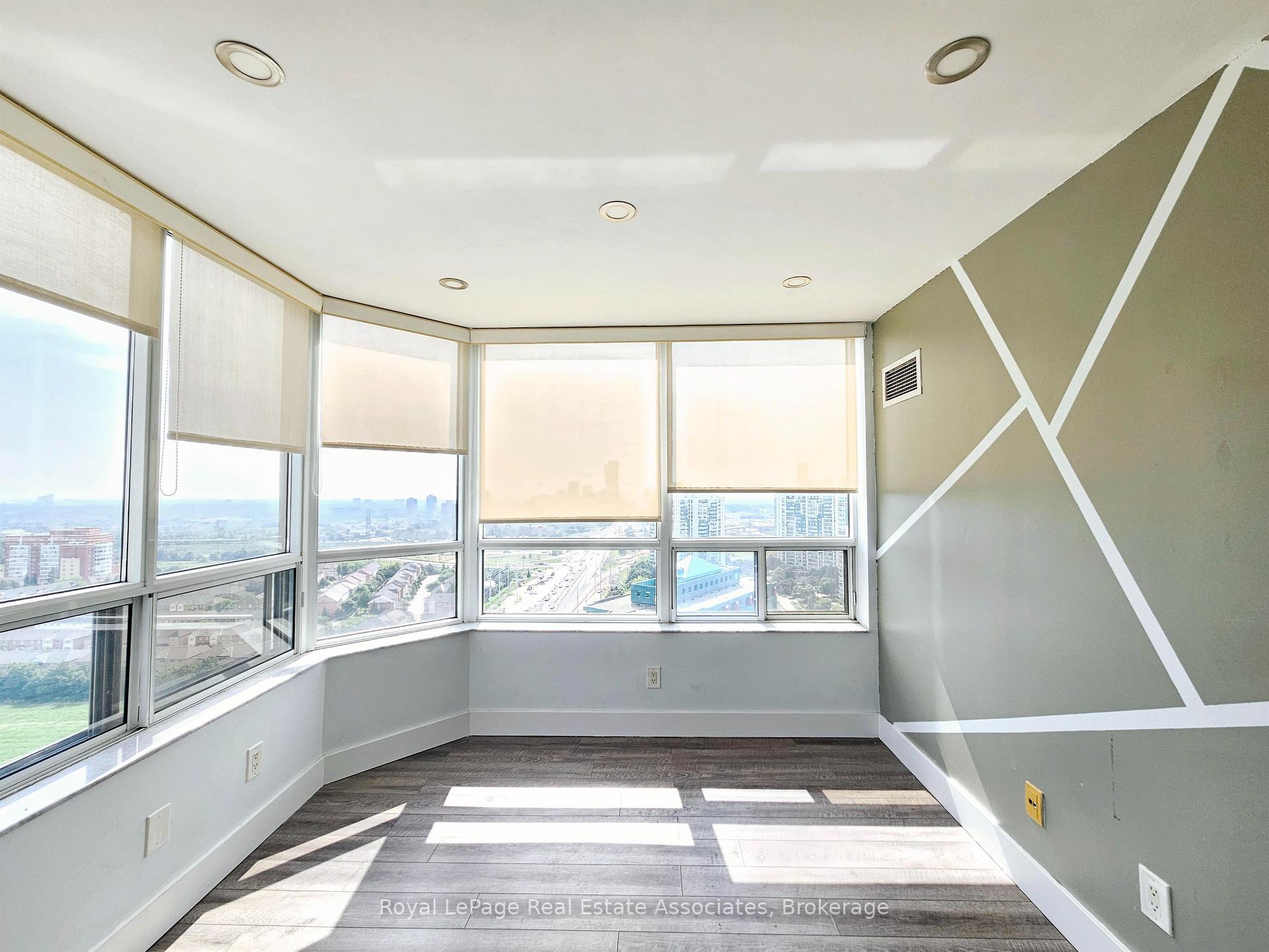 Photo 12 of Unit 2425, 25 Kingsbridge Garden Circle, Mississauga, Hurontario — HOMEH