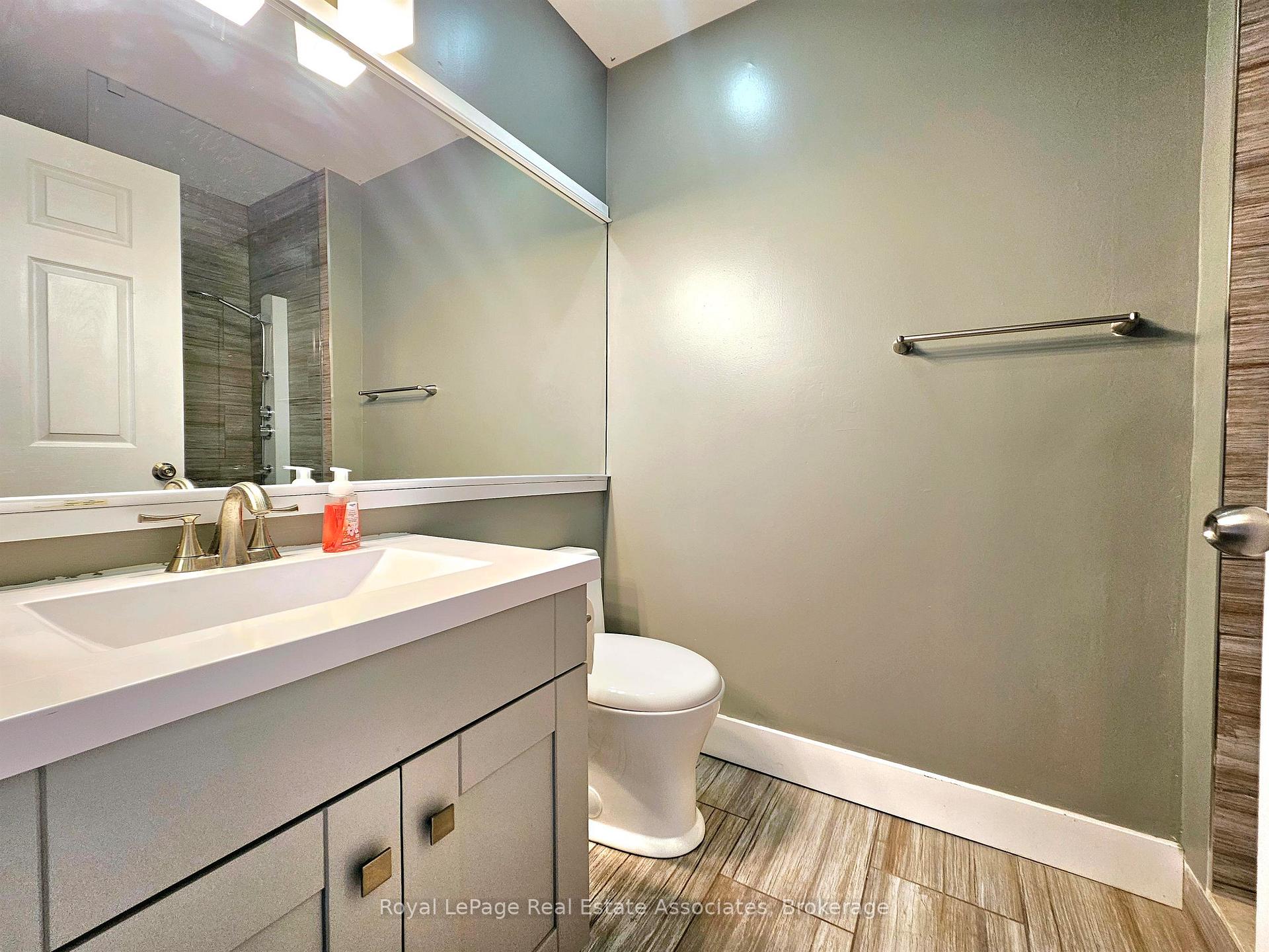 Photo 16 of Unit 2425, 25 Kingsbridge Garden Circle, Mississauga, Hurontario — HOMEH
