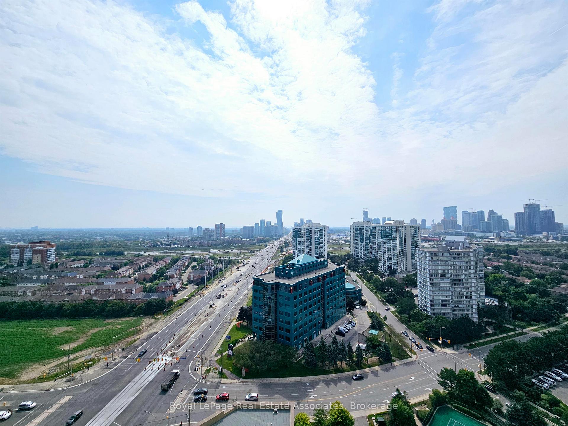Photo 21 of Unit 2425, 25 Kingsbridge Garden Circle, Mississauga, Hurontario — HOMEH