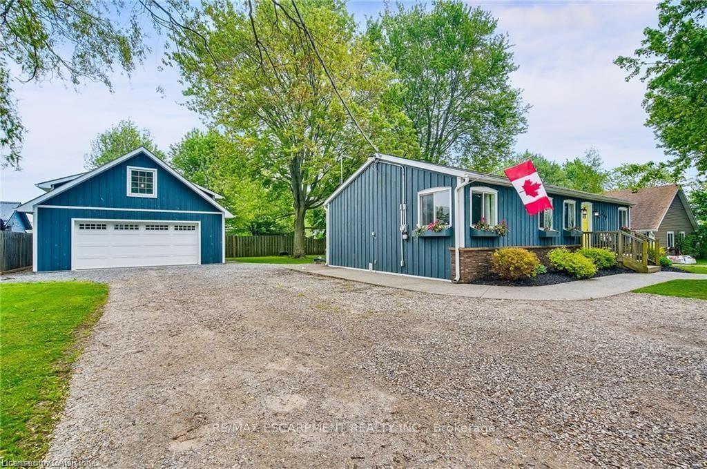 Photo 3 of 8 Beach Road, Haldimand, Dunnville — HOMEH