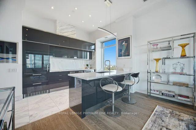 Photo 6 of Unit 3, 111 St Clair Avenue W, Toronto, Yonge-St. Clair — HOMEH