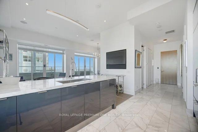 Photo 9 of Unit 3, 111 St Clair Avenue W, Toronto, Yonge-St. Clair — HOMEH