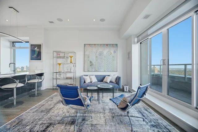 Photo 10 of Unit 3, 111 St Clair Avenue W, Toronto, Yonge-St. Clair — HOMEH