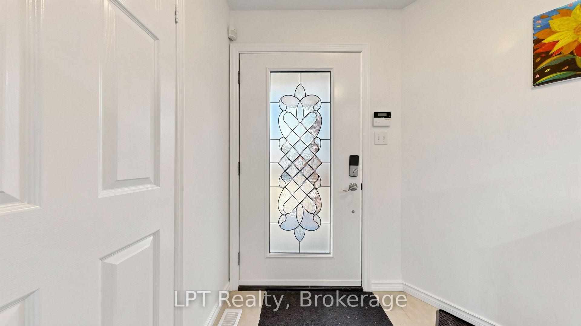 Photo 3 of 18 Tawn Crescent S, Ajax, Central — HOMEH