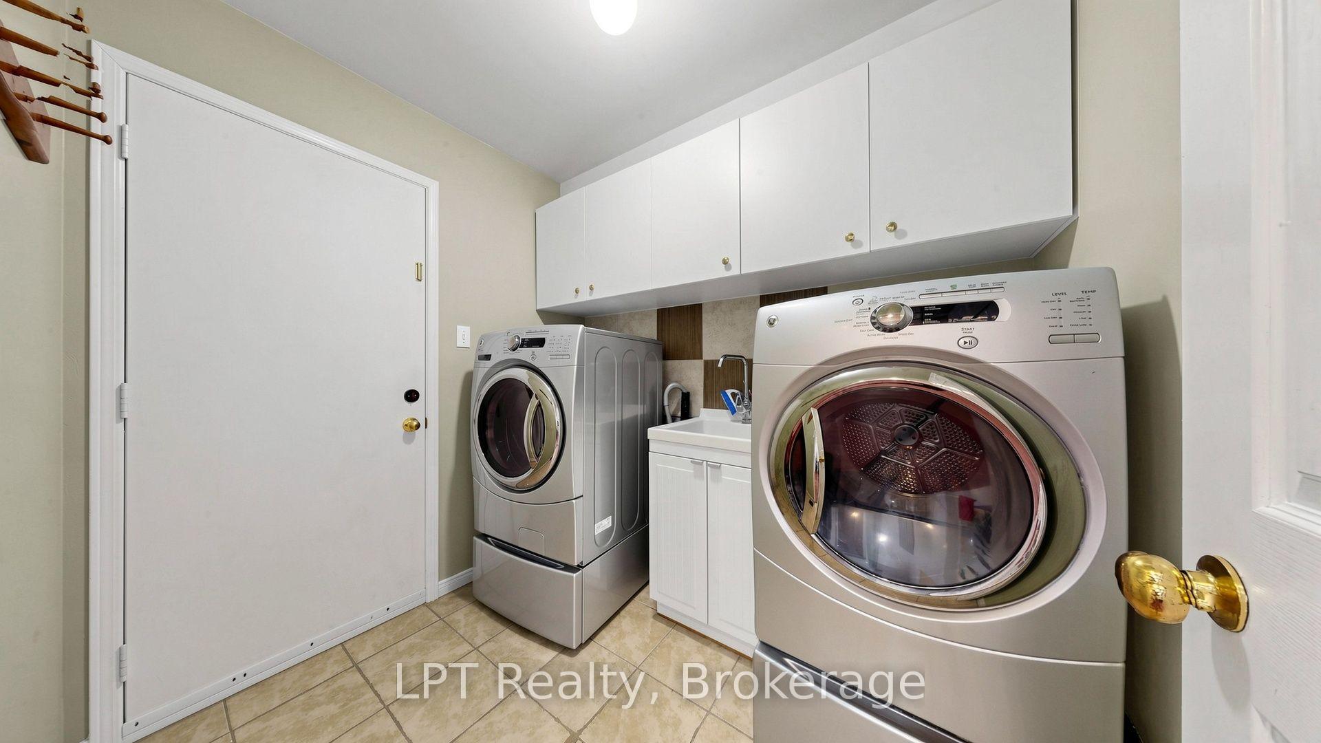 Photo 13 of 18 Tawn Crescent S, Ajax, Central — HOMEH