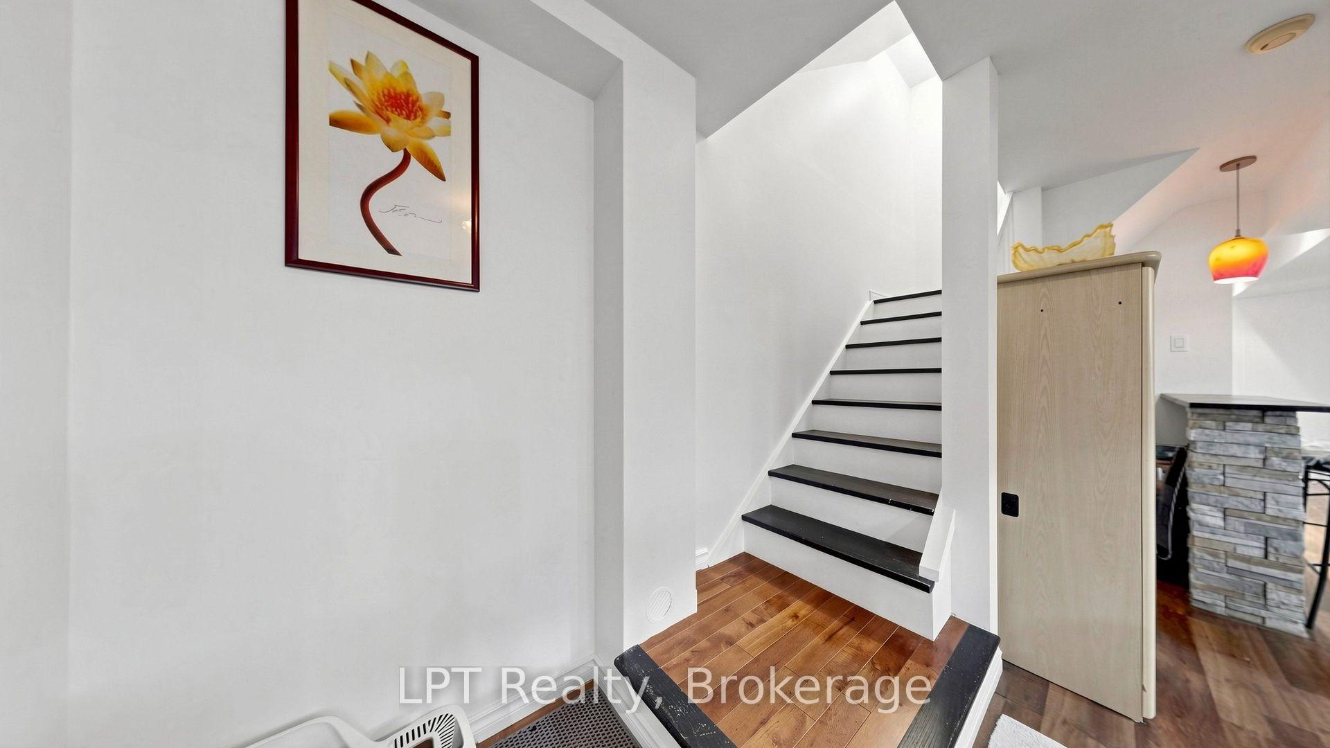 Photo 25 of 18 Tawn Crescent S, Ajax, Central — HOMEH