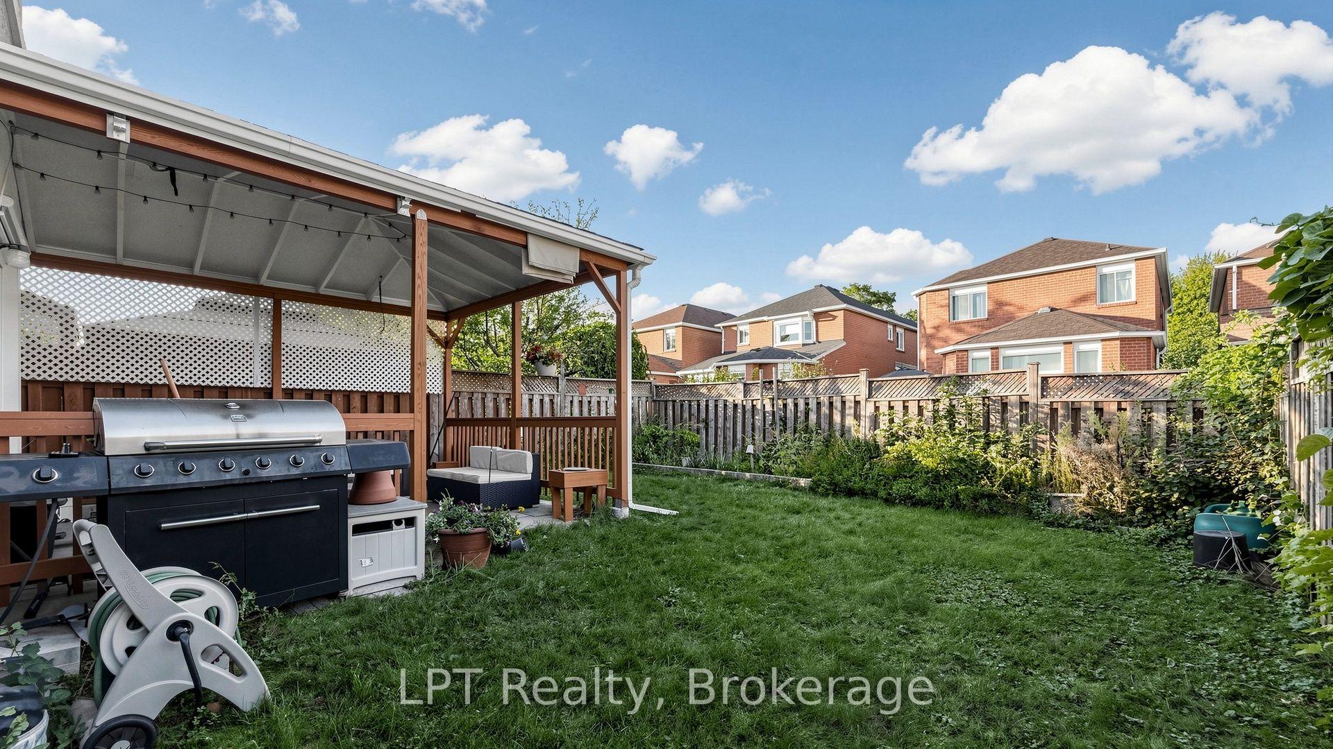 Photo 31 of 18 Tawn Crescent S, Ajax, Central — HOMEH