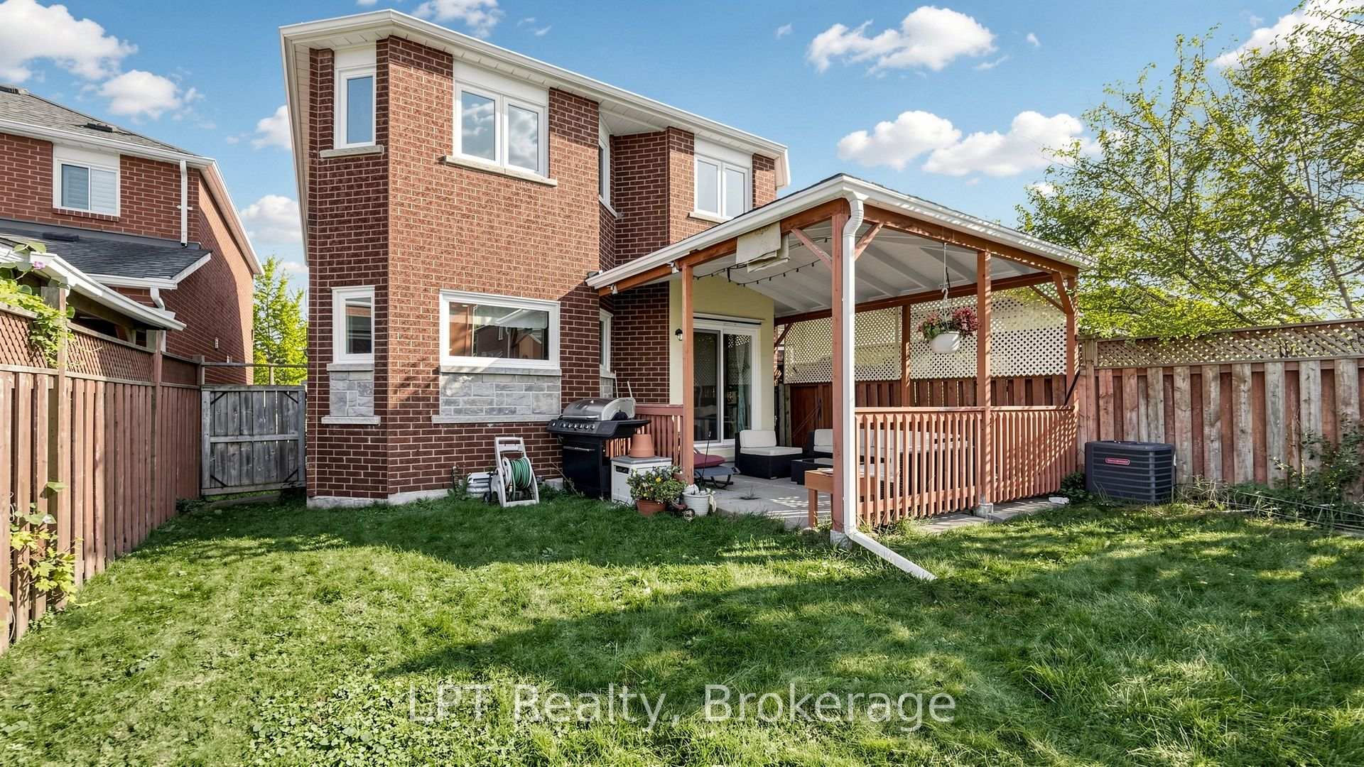Photo 32 of 18 Tawn Crescent S, Ajax, Central — HOMEH