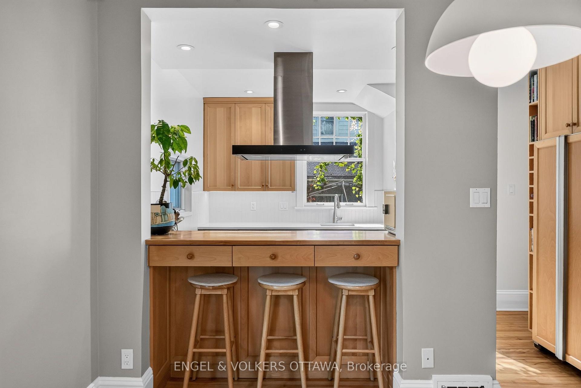 Photo 10 of 459 Highland Avenue, Ottawa, McKellar/Highland — HOMEH