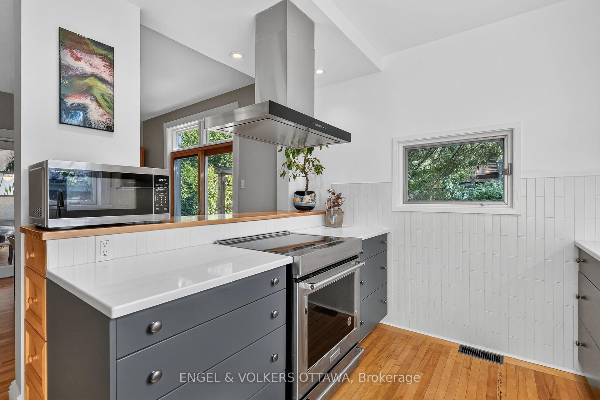 Photo 11 of 459 Highland Avenue, Ottawa, McKellar/Highland — HOMEH