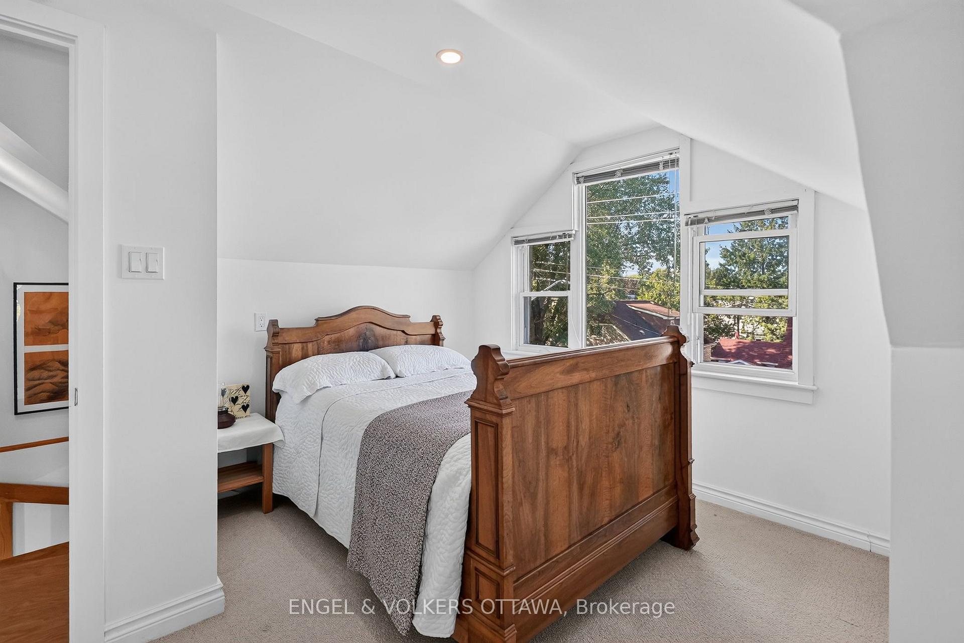 Photo 21 of 459 Highland Avenue, Ottawa, McKellar/Highland — HOMEH