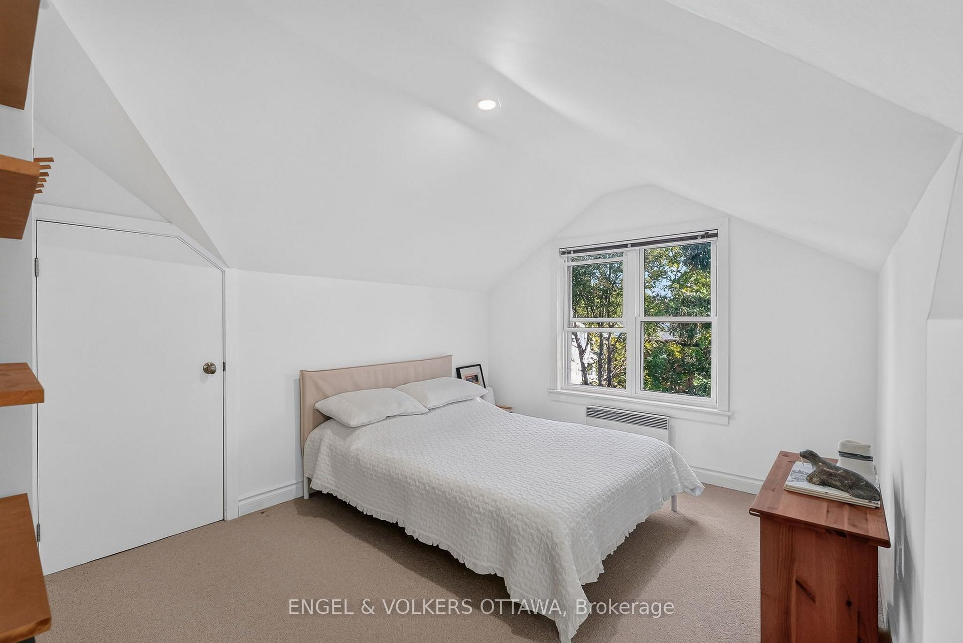 Photo 23 of 459 Highland Avenue, Ottawa, McKellar/Highland — HOMEH