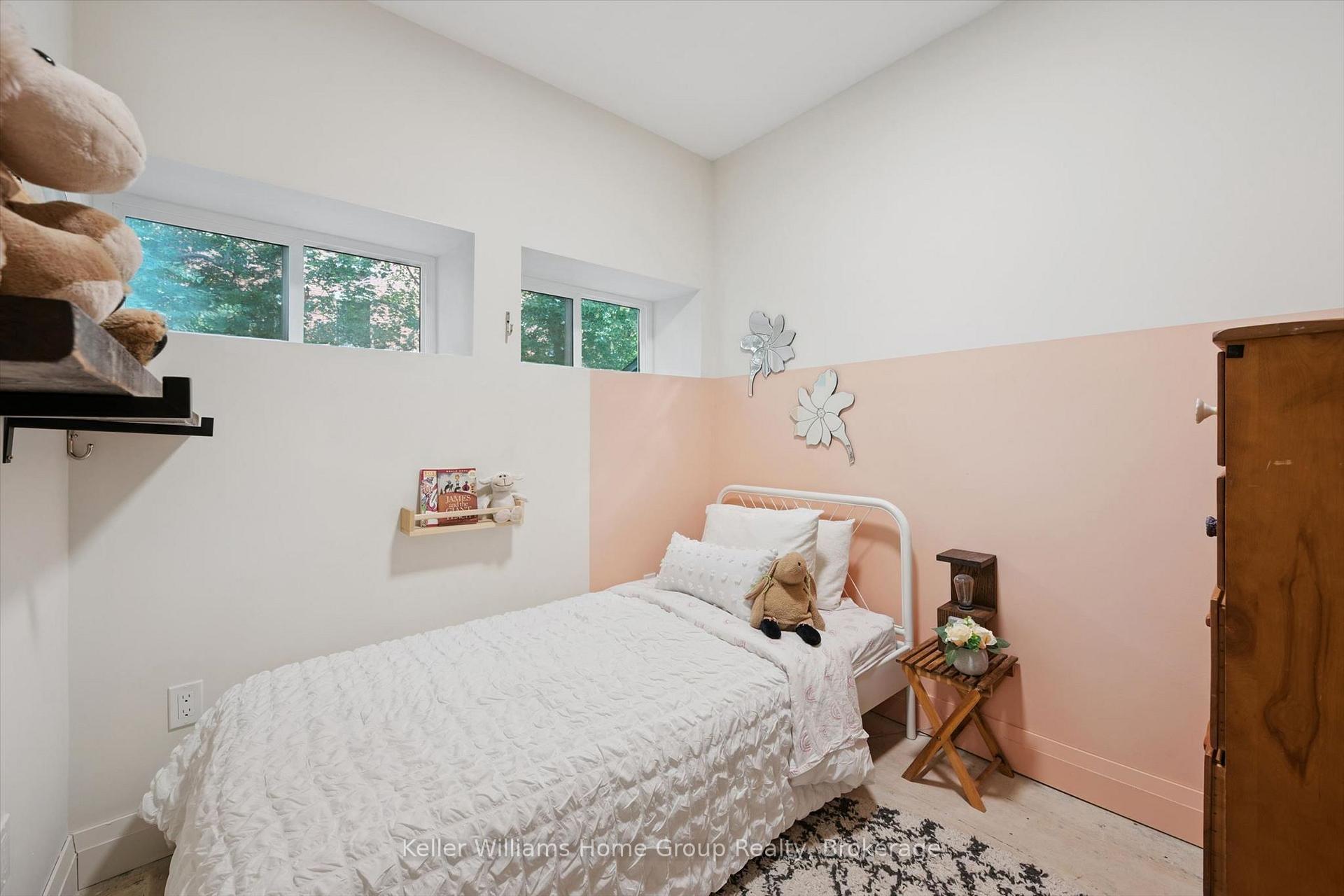 Photo 25 of 37 Arthur Street N, Guelph, St. George's — HOMEH
