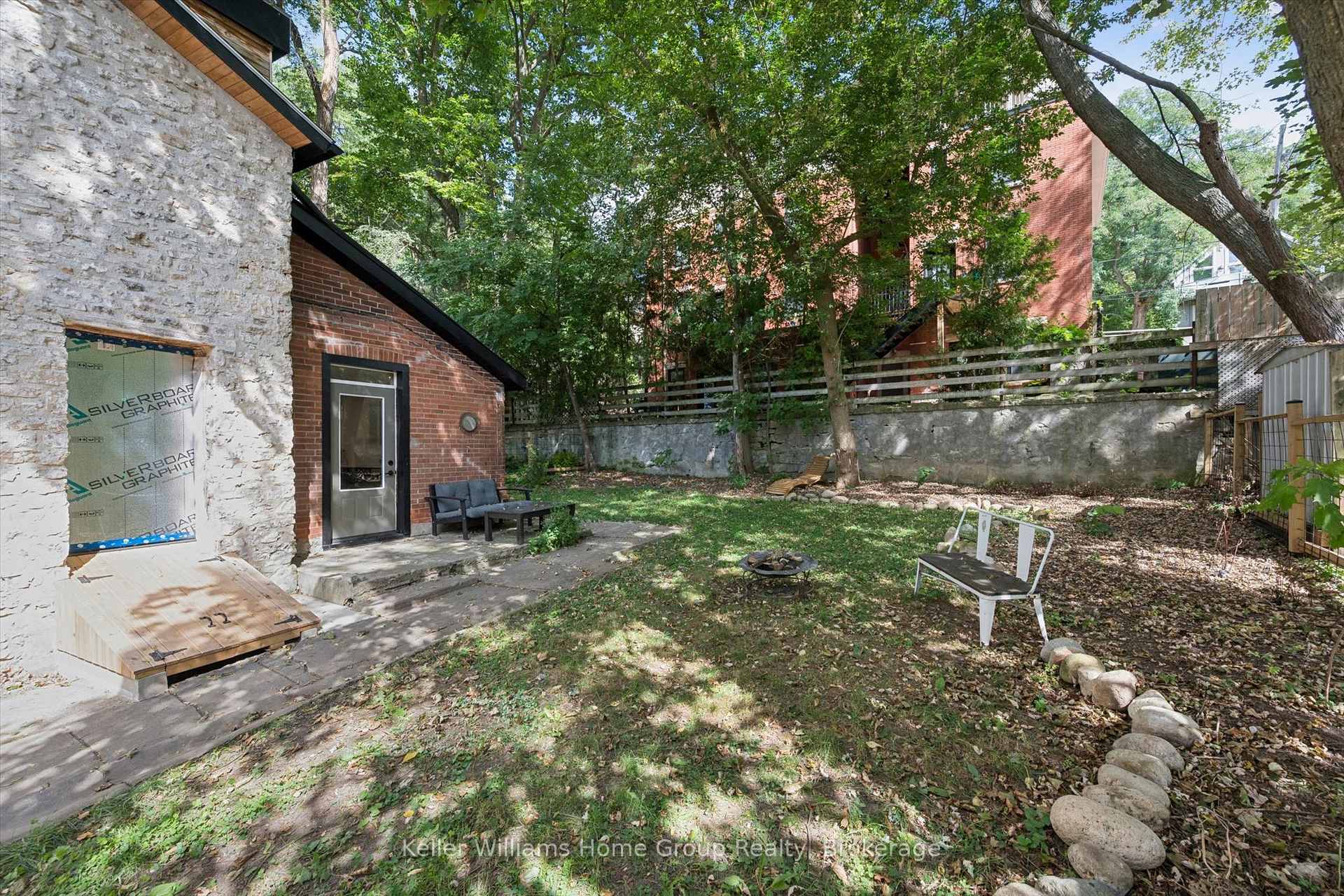 Photo 30 of 37 Arthur Street N, Guelph, St. George's — HOMEH