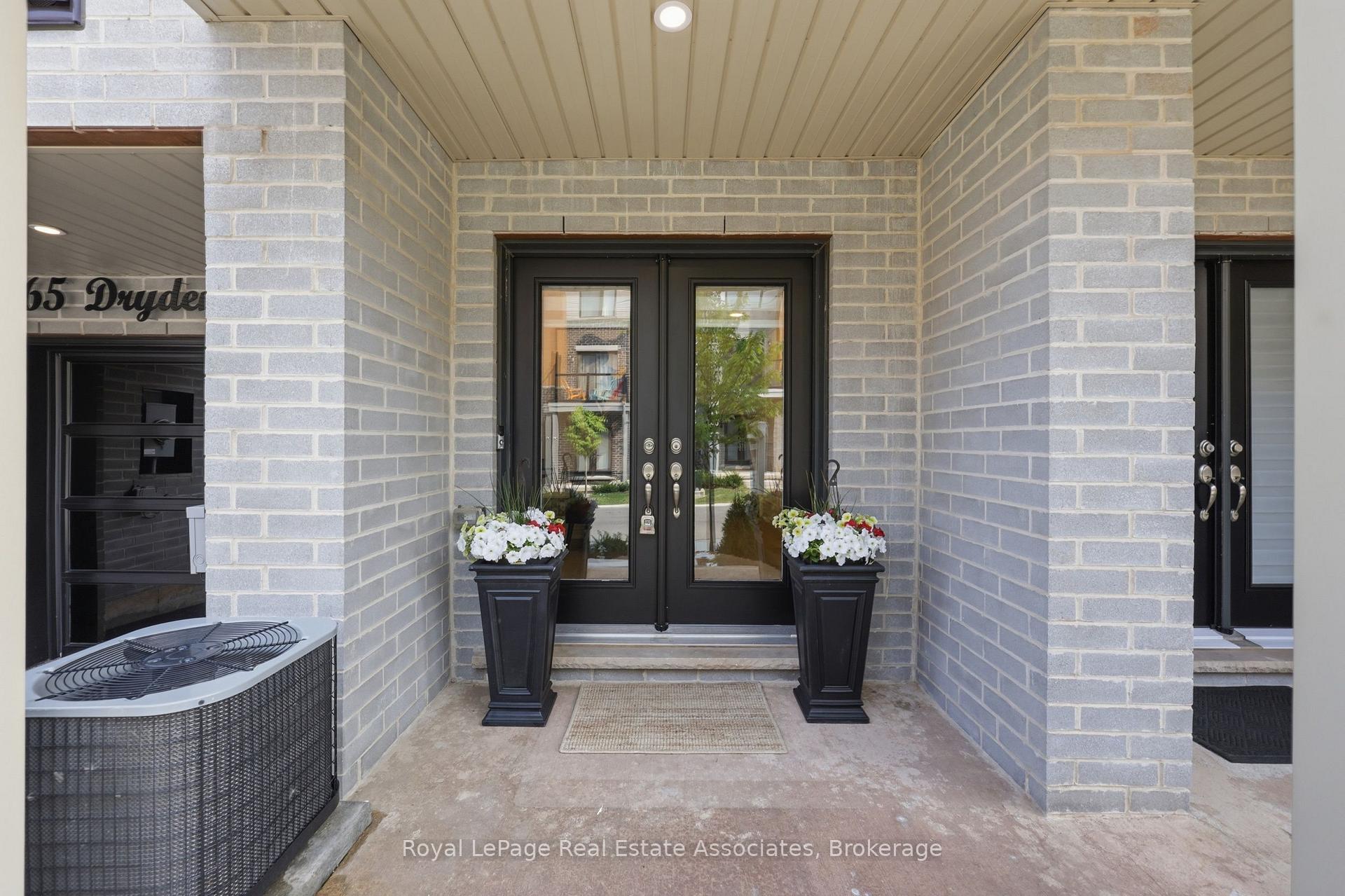 Photo 5 of 65 Dryden Lane, Hamilton, McQuesten — HOMEH