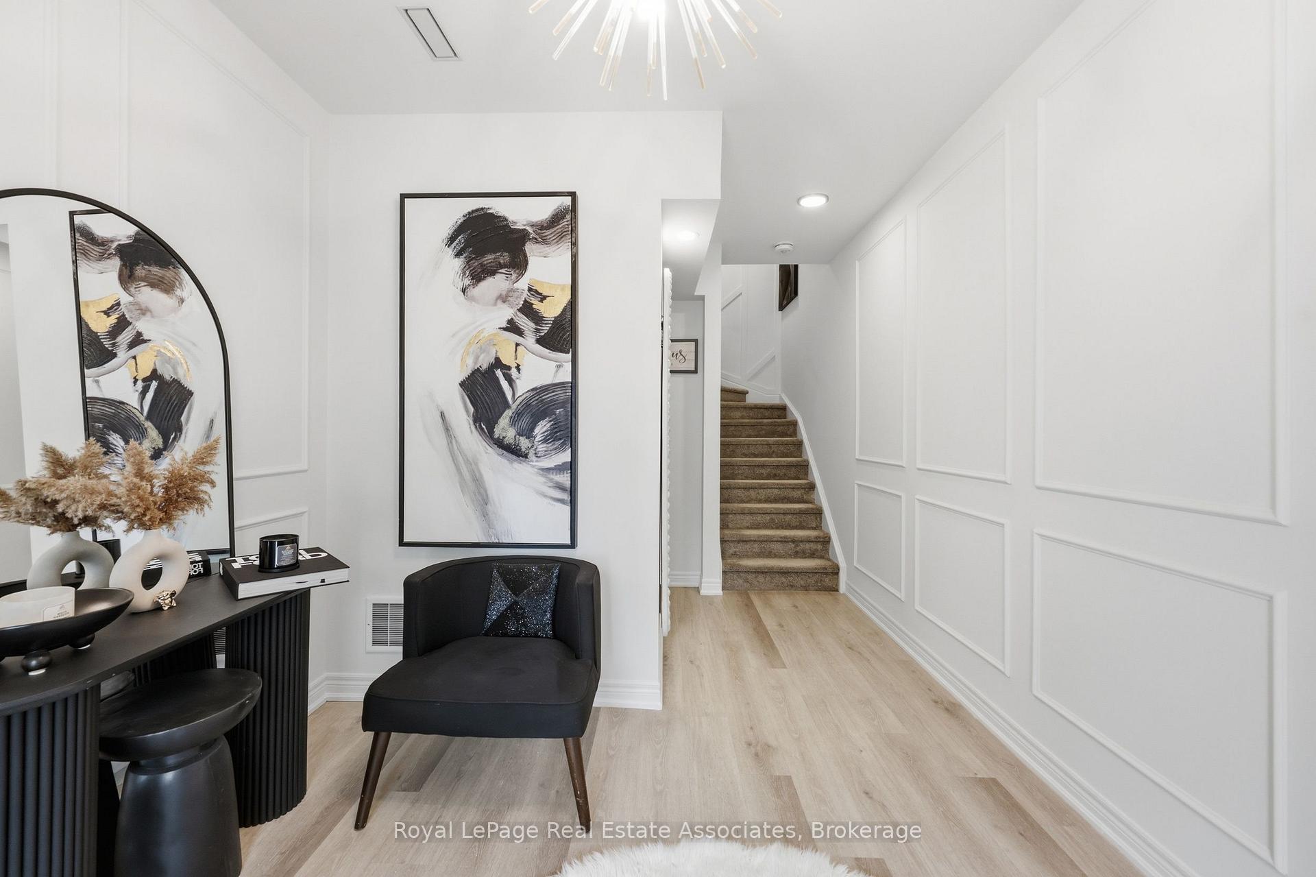 Photo 8 of 65 Dryden Lane, Hamilton, McQuesten — HOMEH