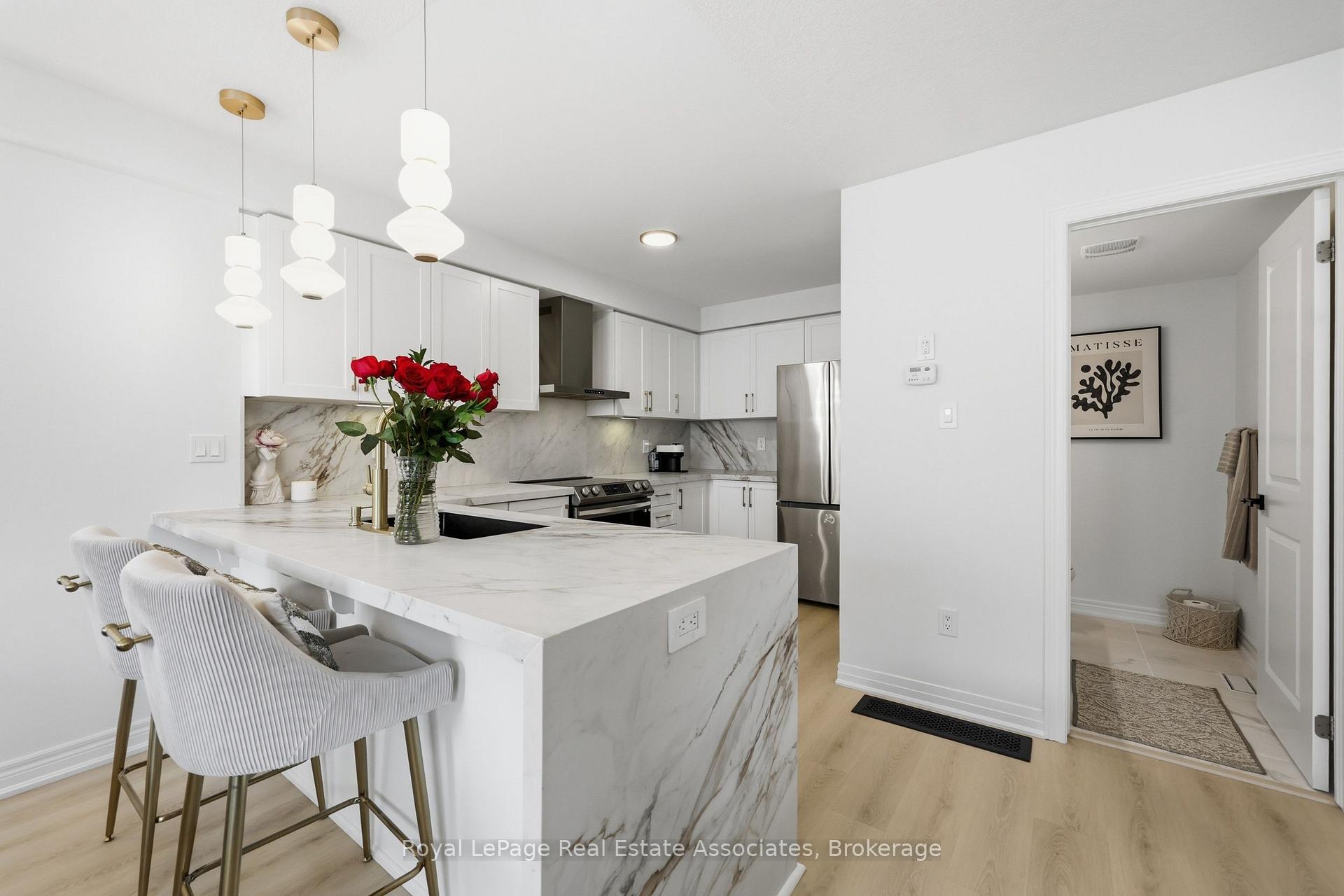 Photo 14 of 65 Dryden Lane, Hamilton, McQuesten — HOMEH